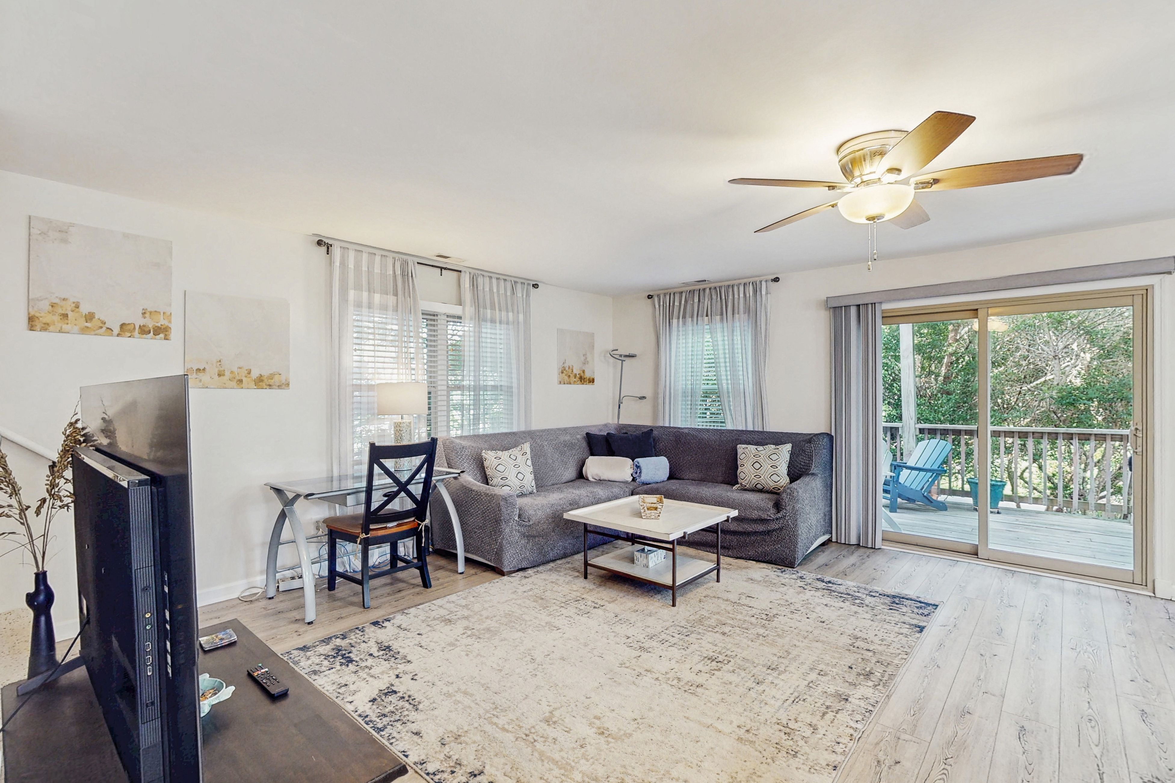 EI13 Oaks by the Sea