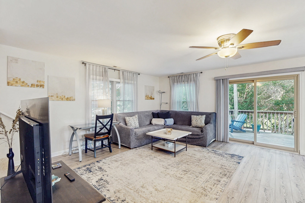 EI13 Oaks by the Sea