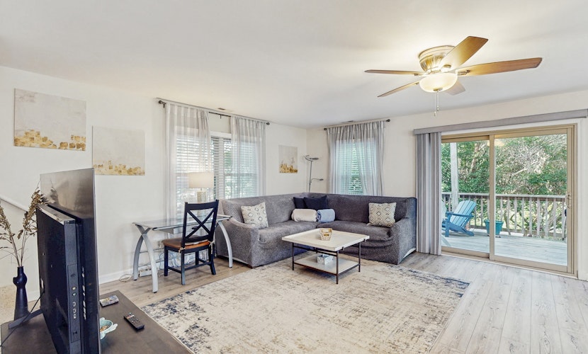 Dog-friendly ocean view home with private patio and close to beach attractions