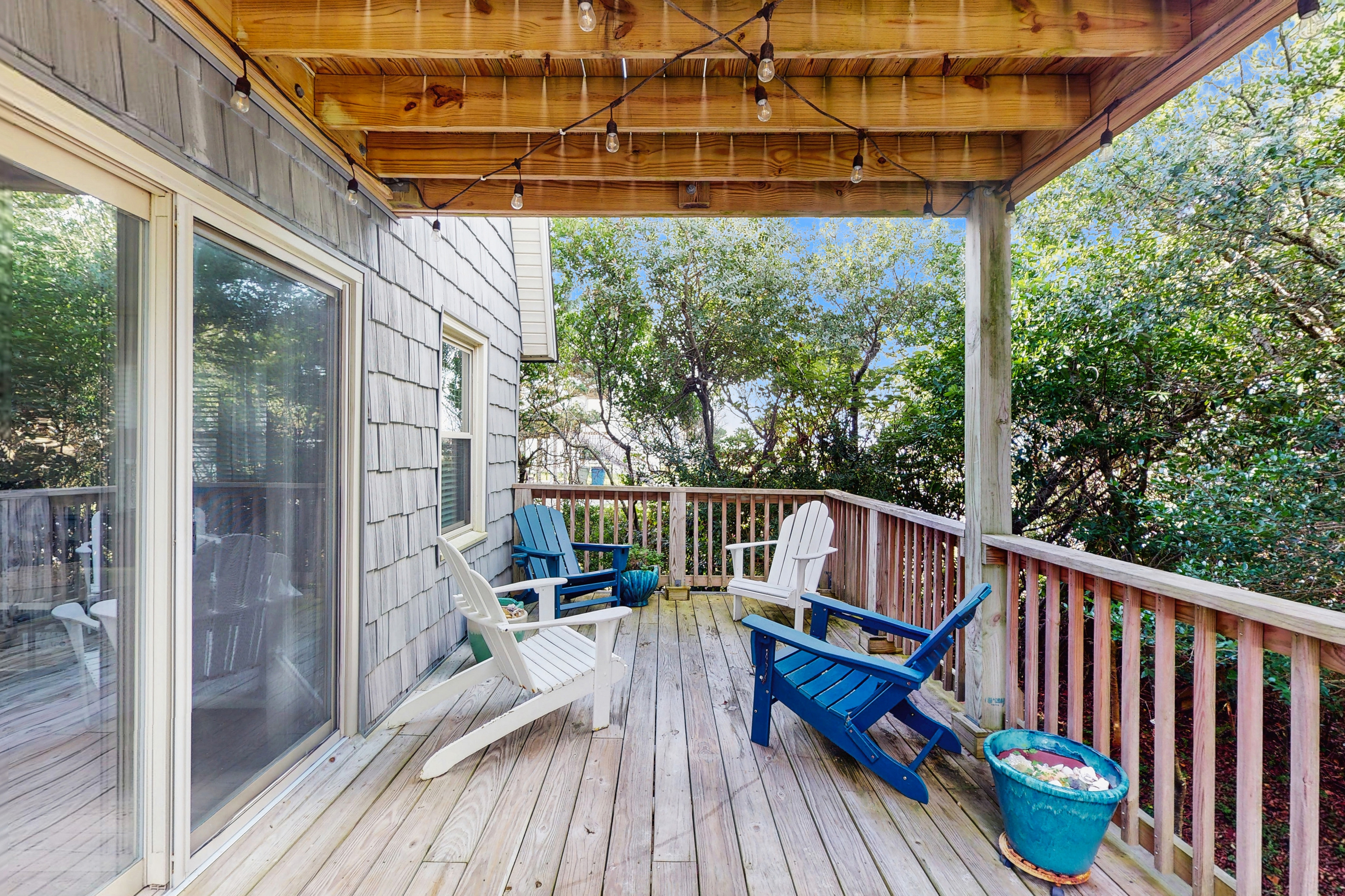 Dog-friendly ocean view home with private patio and close to beach attractions