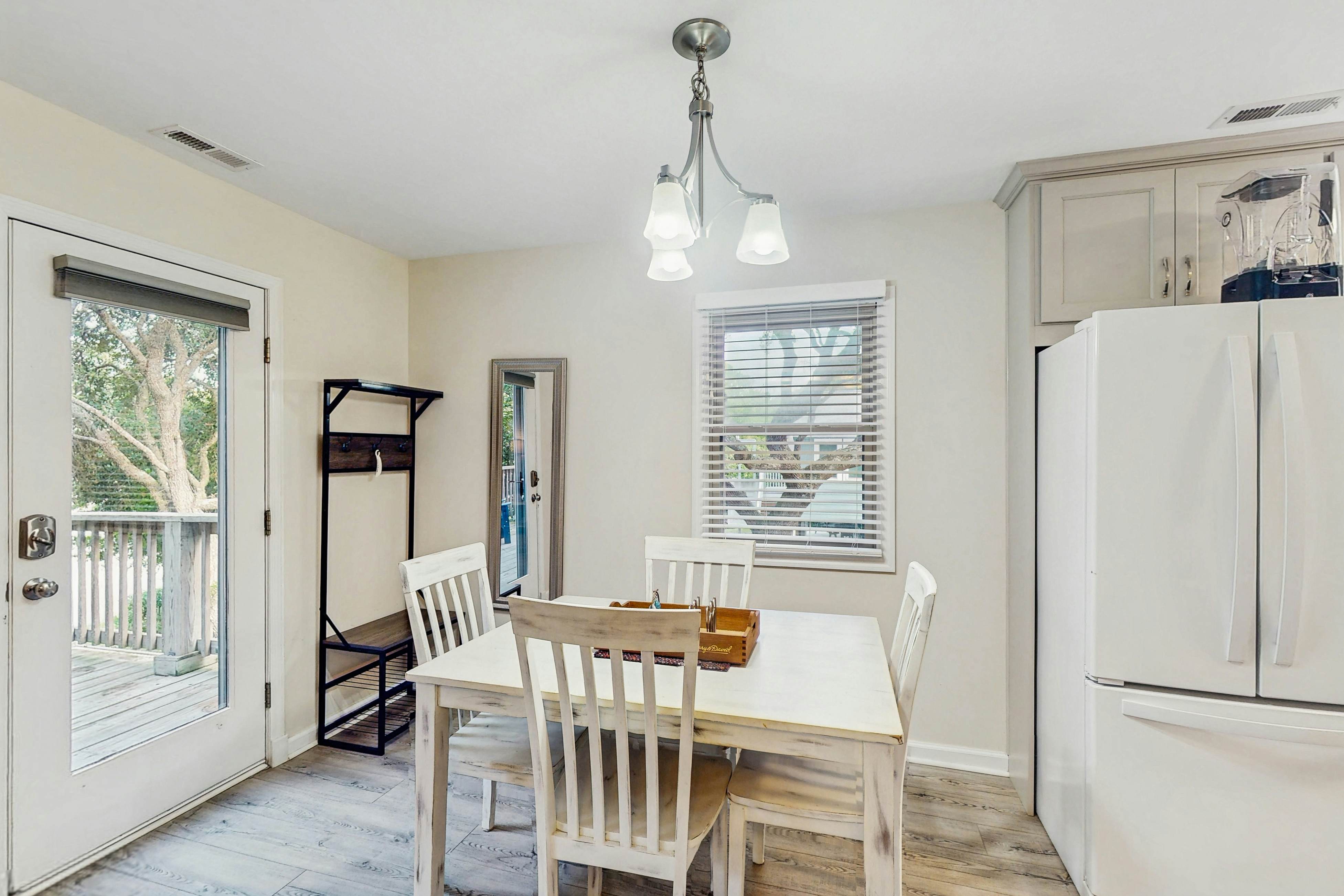 EI13 Oaks by the Sea