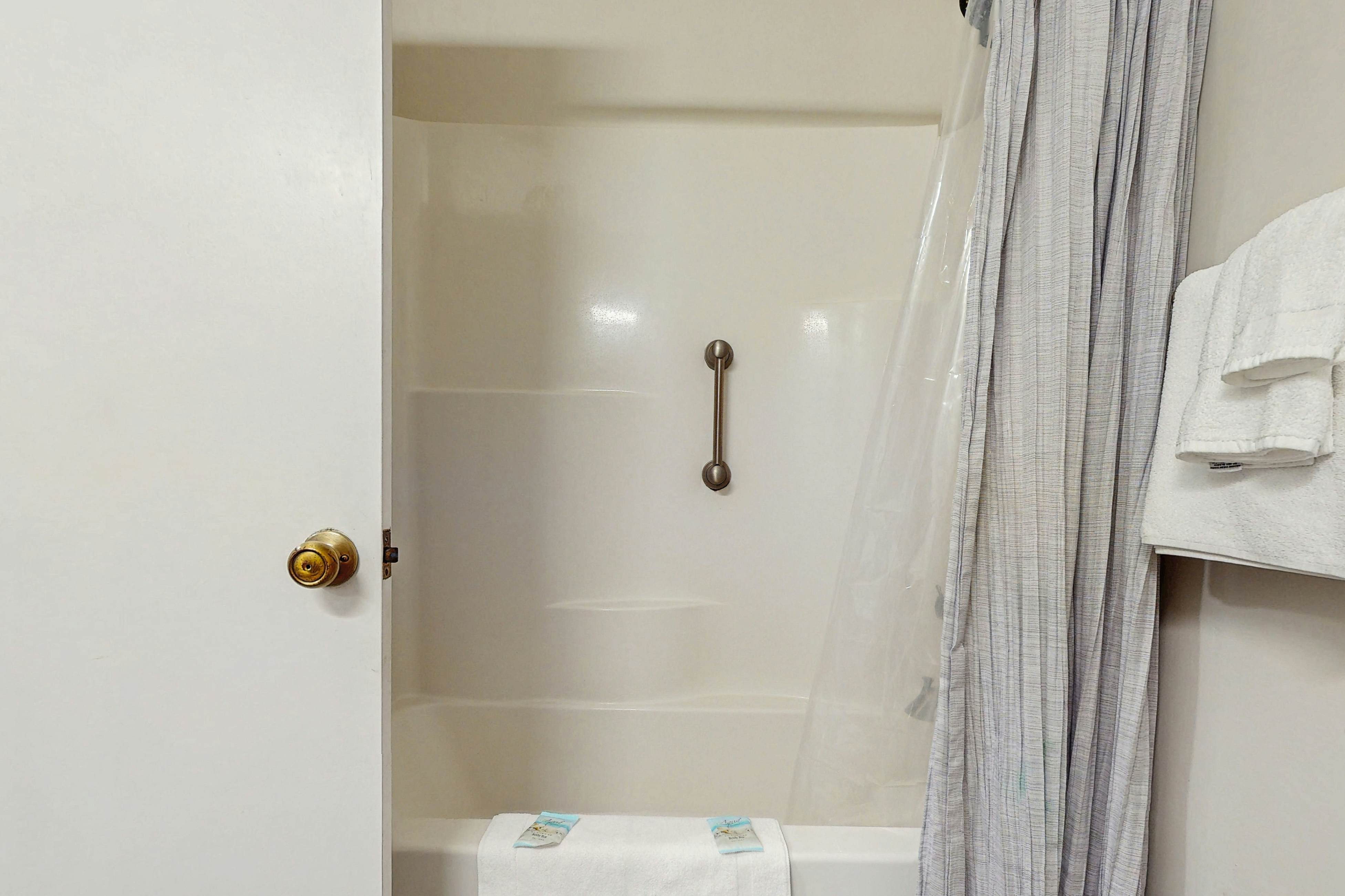 EI13 Oaks by the Sea