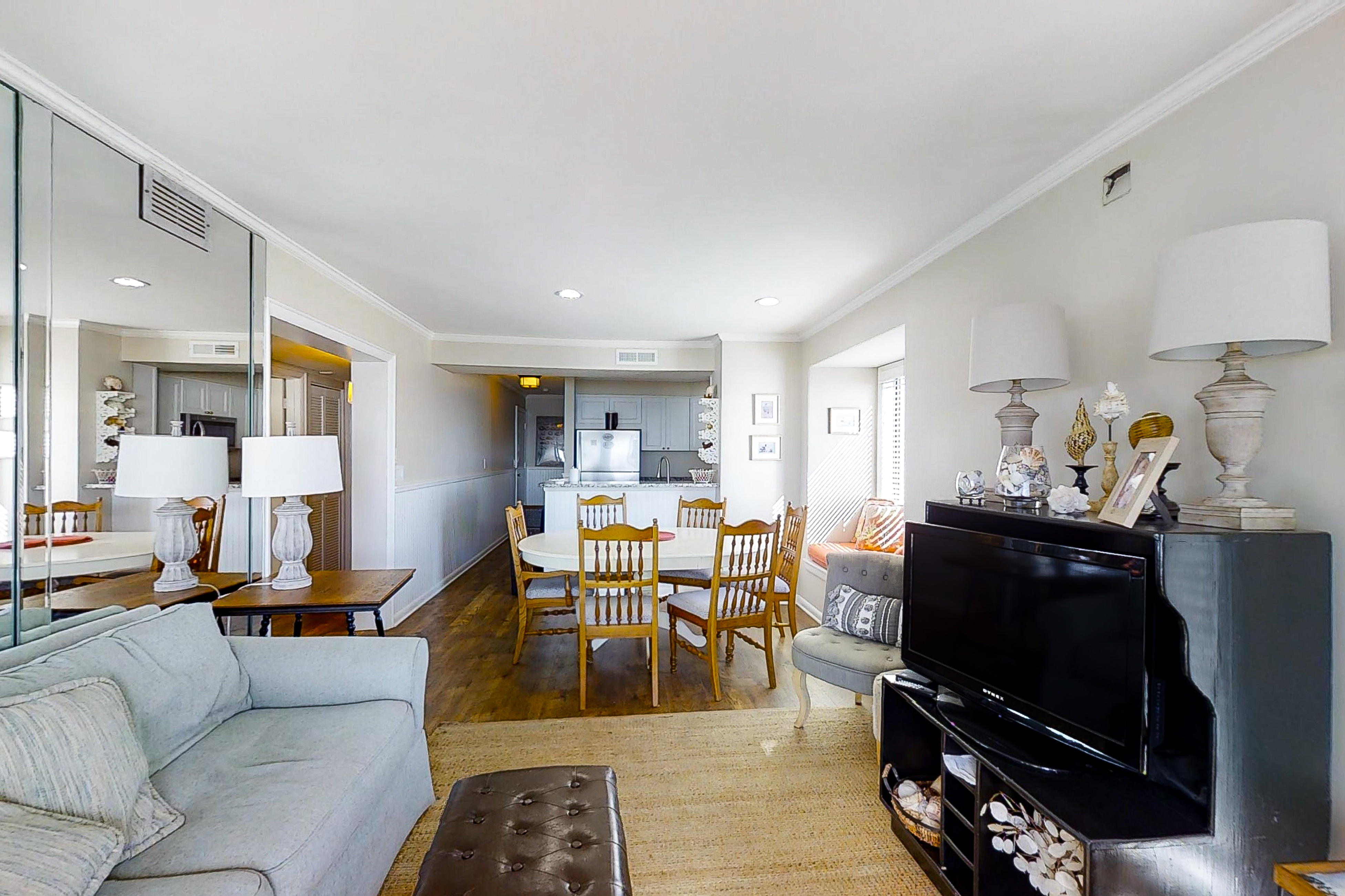 Lovely Condo in Direct Oceanfront Complex w/Shared Pool, Free WiFi, Water Views