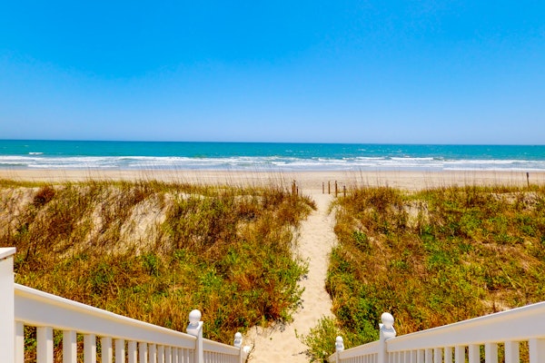 Oceanfront, 1st-Floor Condo with Deck, Ocean Views, WiFi, W/D & Shared Pool