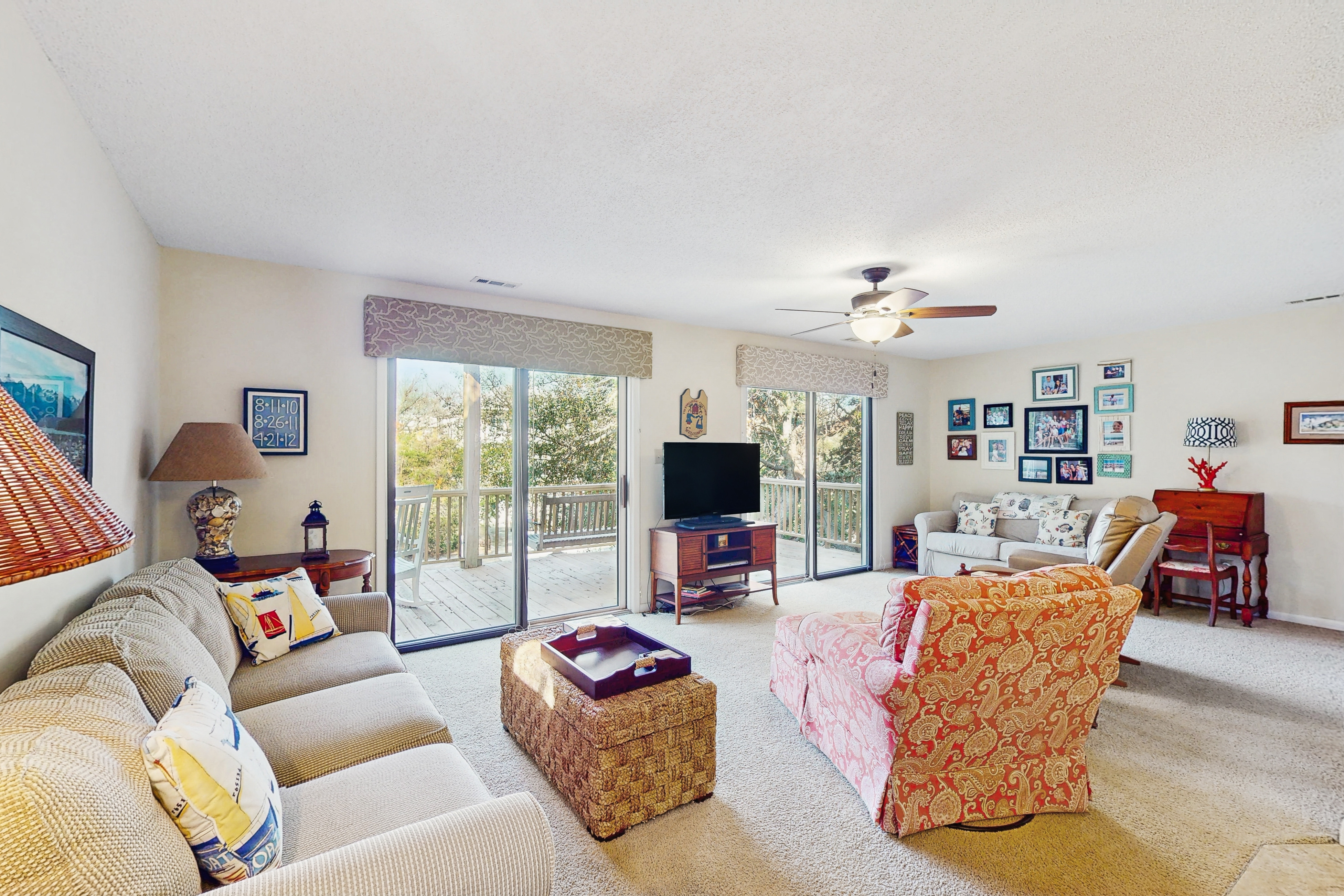 Dog-friendly coastal home close to beach and local attractions