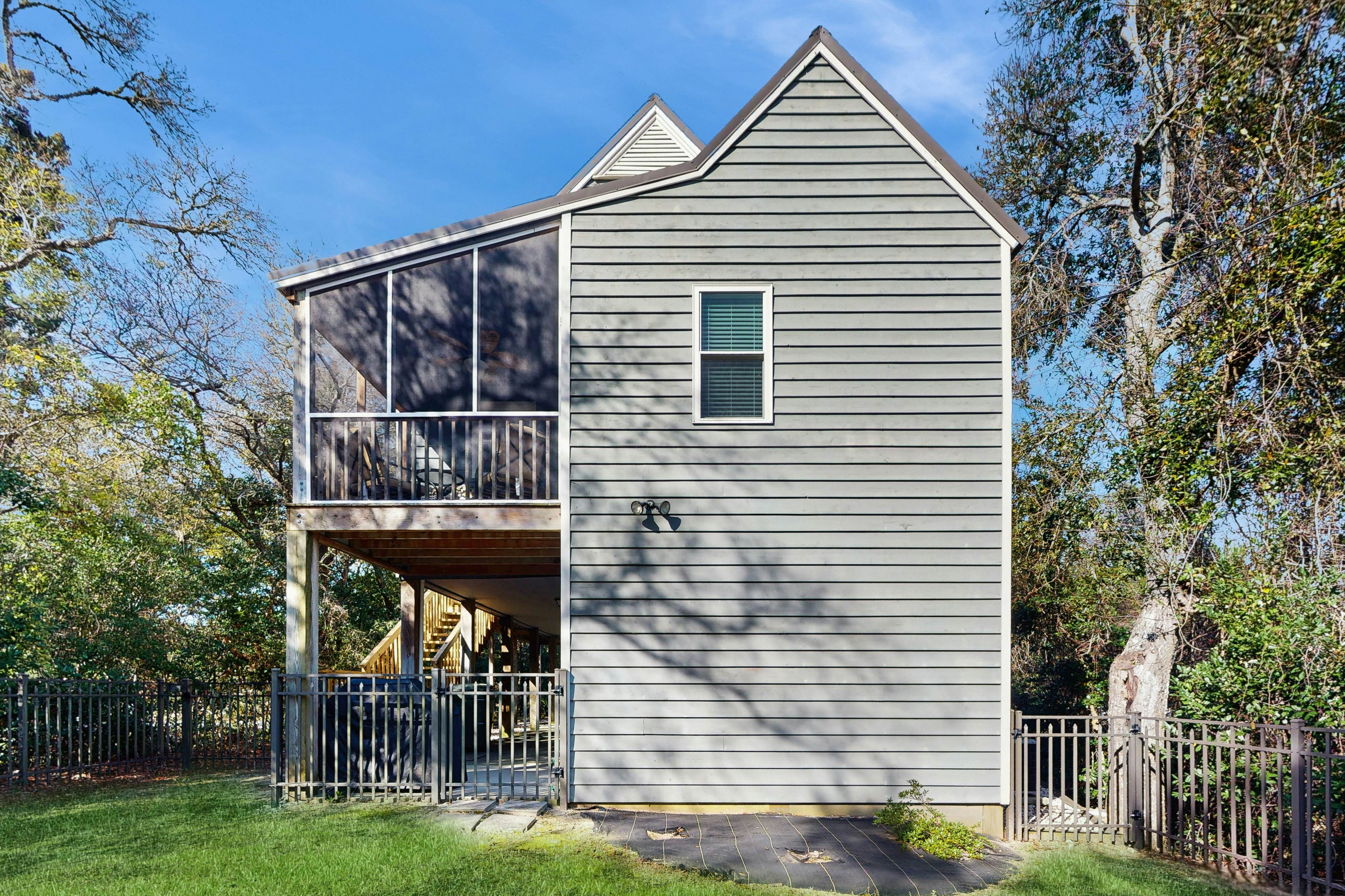 EI11 Lakae Breakaway