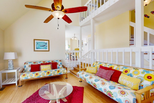 Pleasant ocean view home with balcony, rocking chairs, soaking tub, AC, & W/D