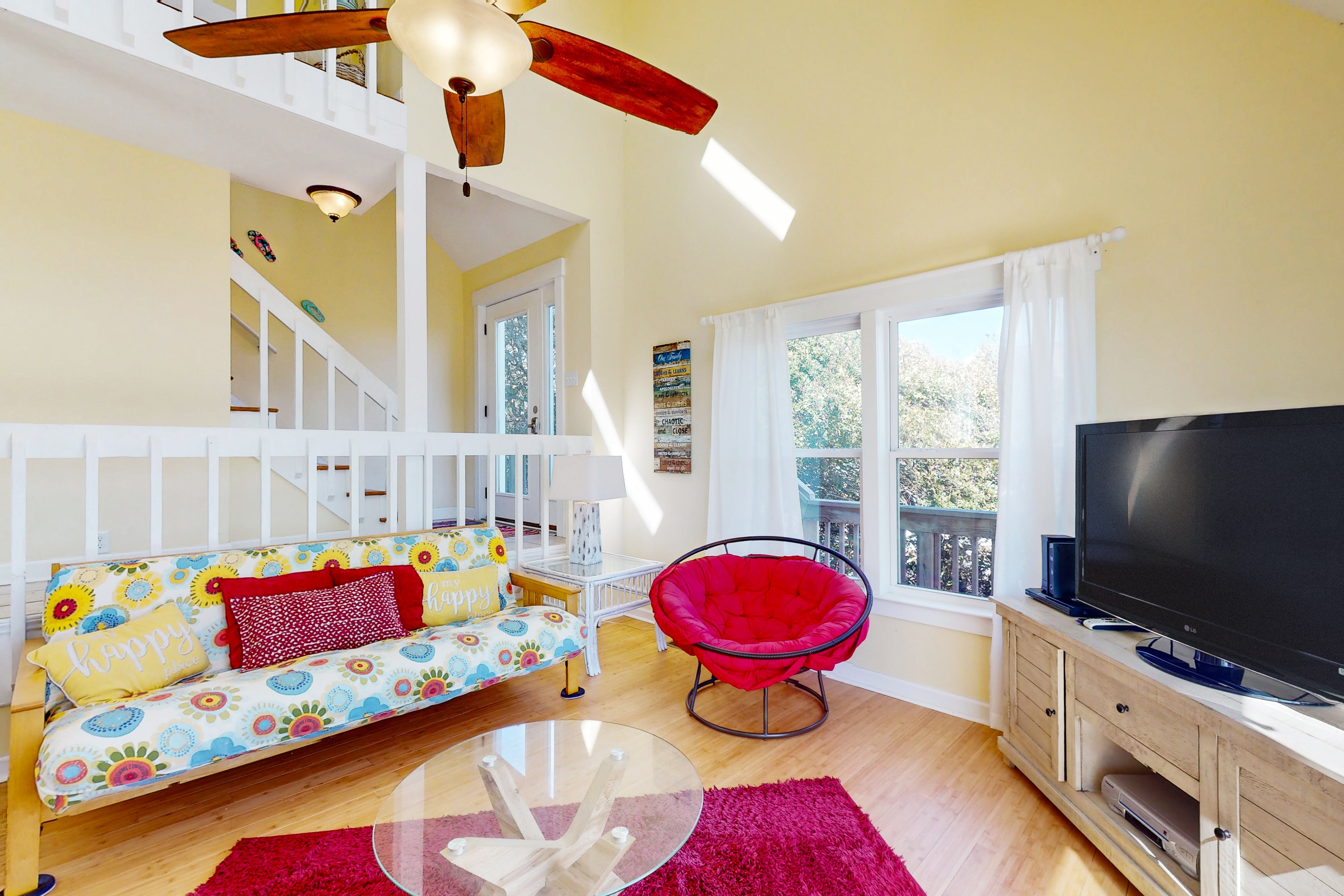 Pleasant ocean view home with balcony, rocking chairs, soaking tub, AC, & W/D