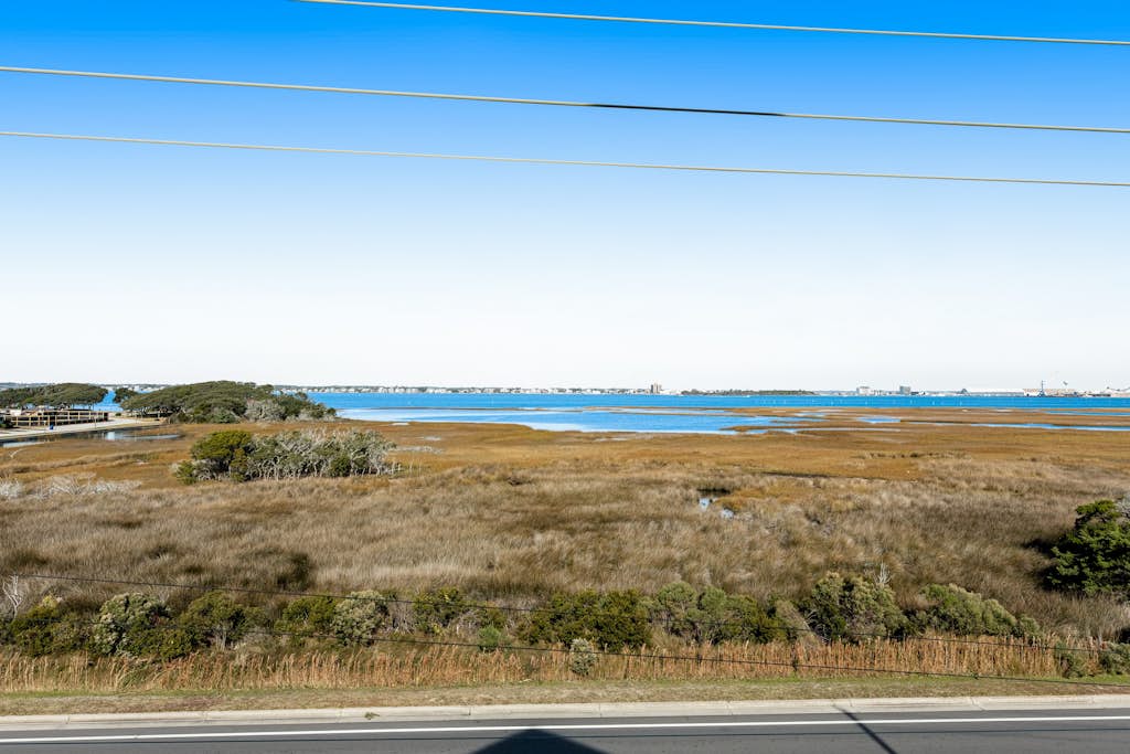 Over by the Sea: Dog & snowbird-friendly home with sound views