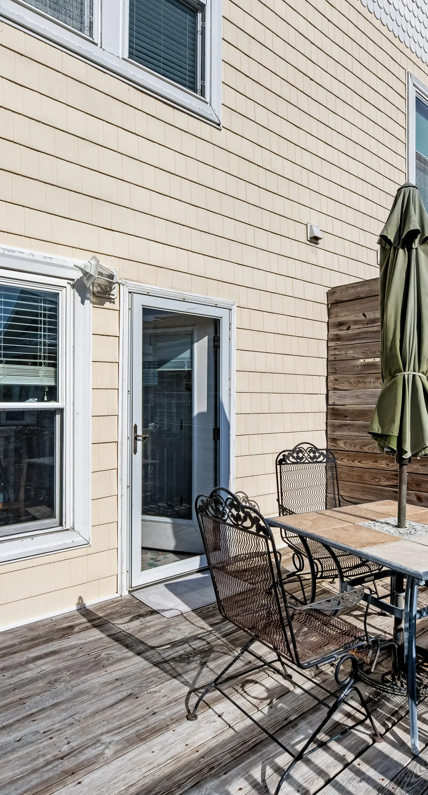 AB156 Over by the Sea