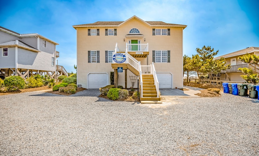 Oceanfront home with direct beach access - game room, private interior elevator