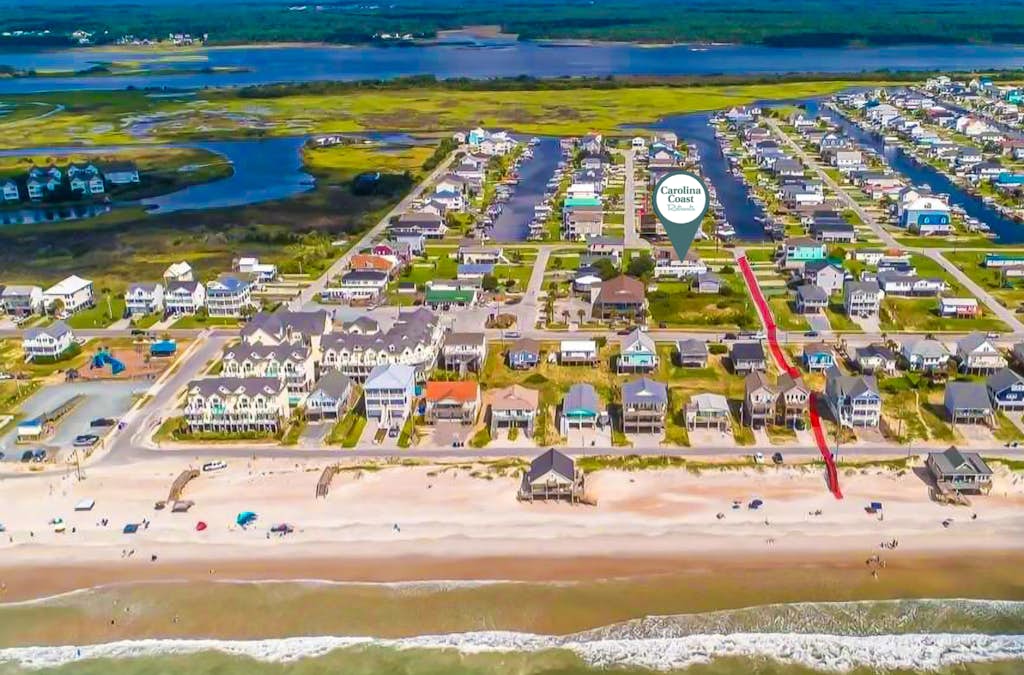 Dog Friendly Fully Fenced in Yard