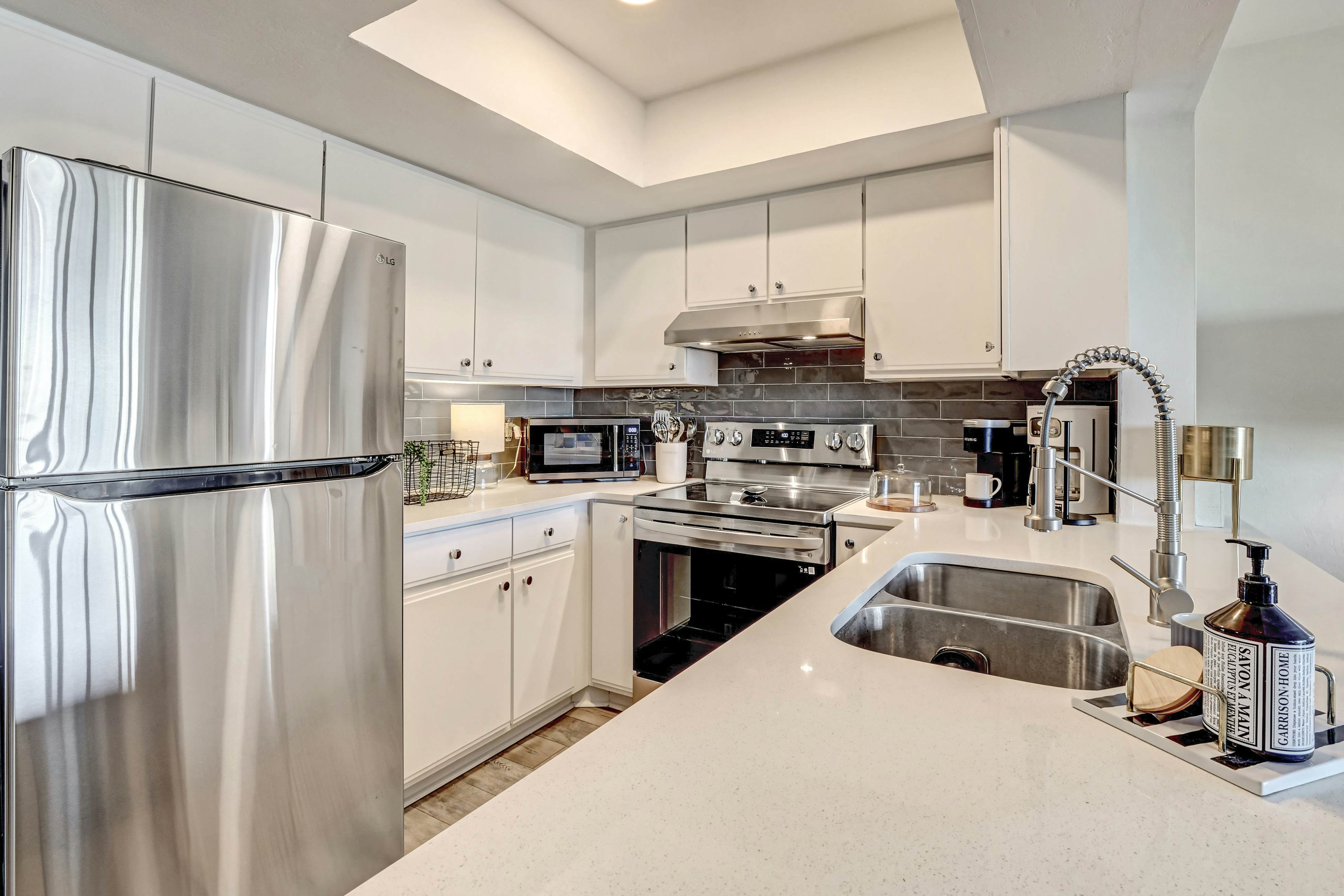 SCSC324 Surf Condo 324 - Blue Pelican