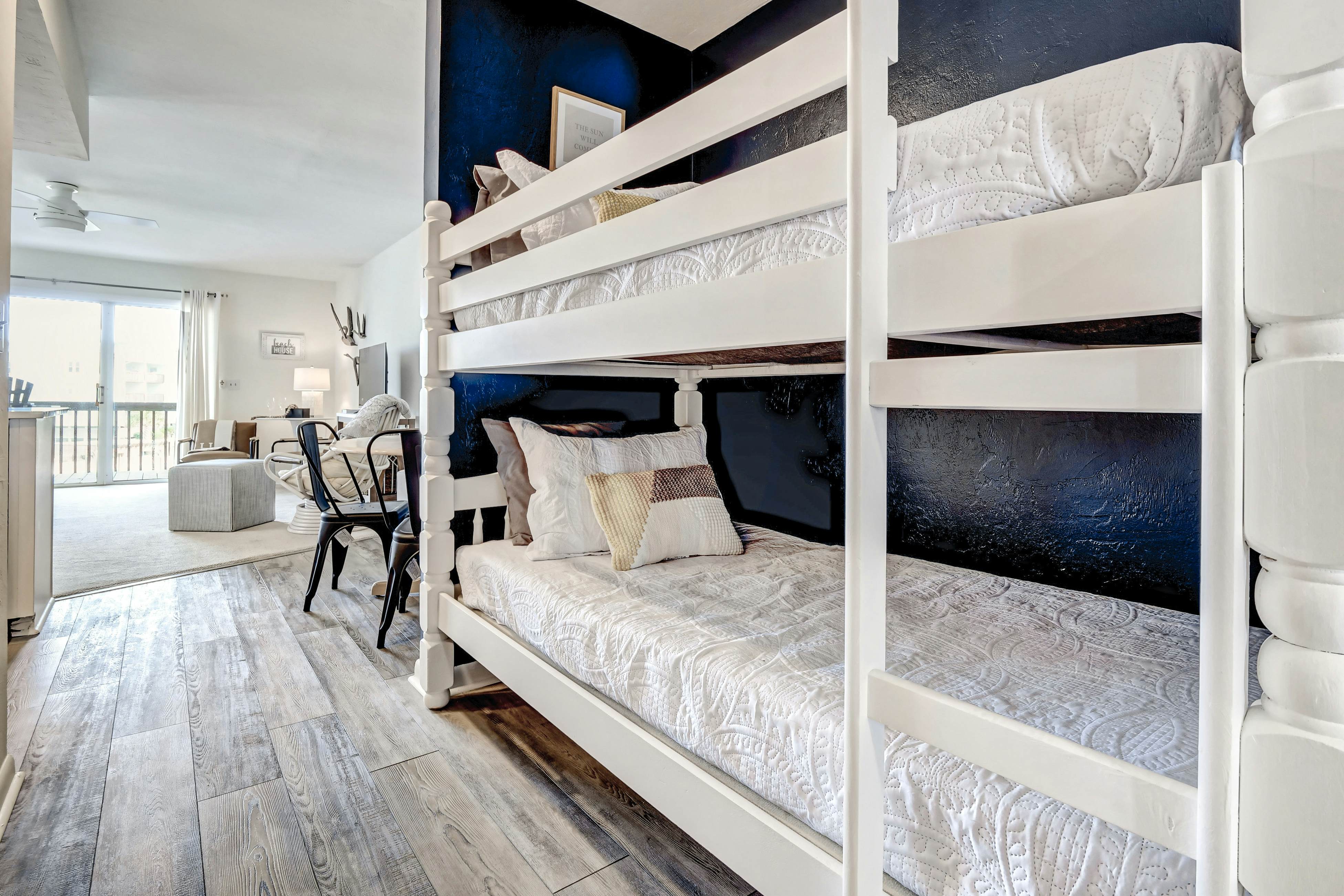 SCSC324 Surf Condo 324 - Blue Pelican