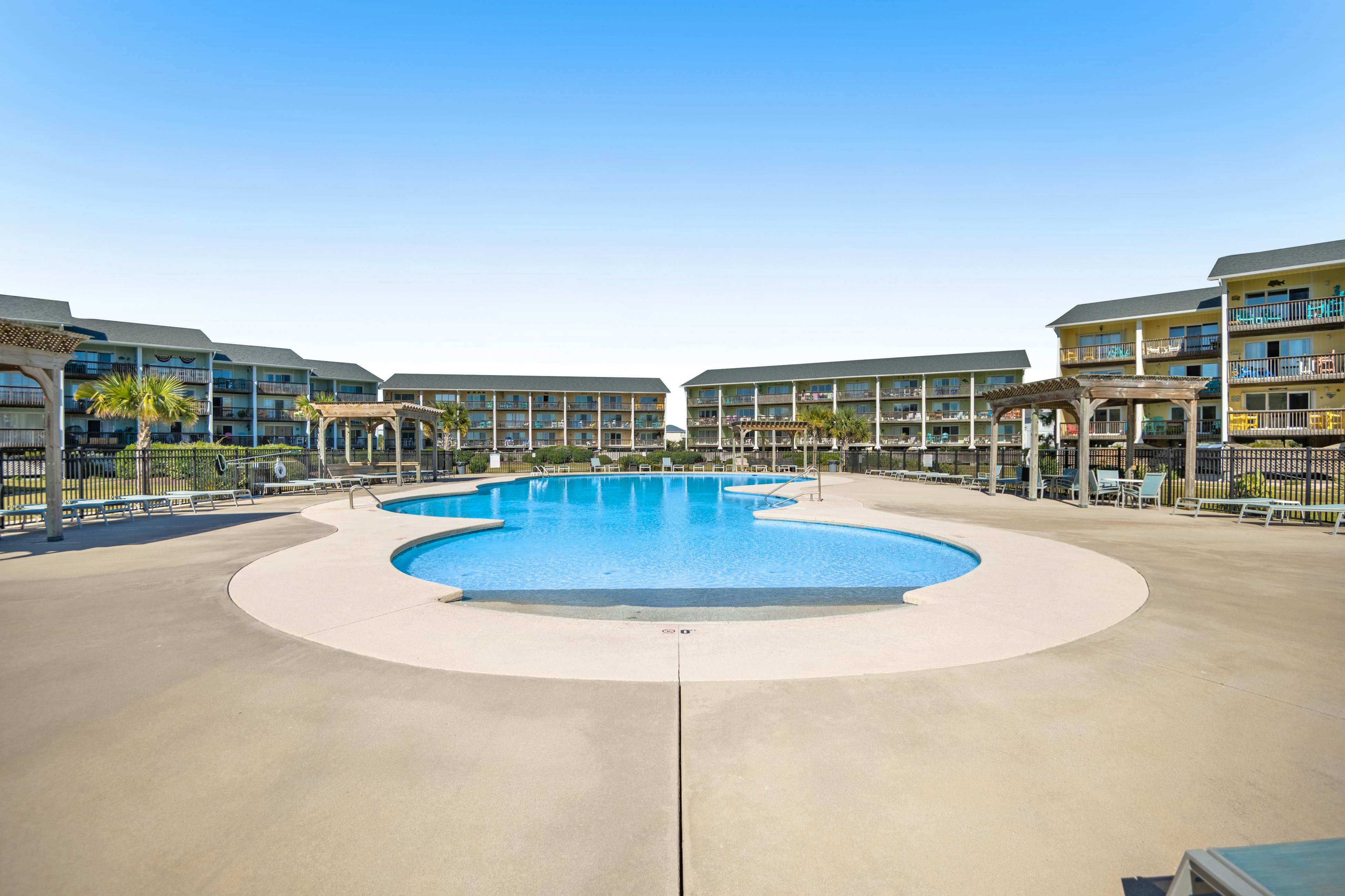 SCSC324 Surf Condo 324 - Blue Pelican