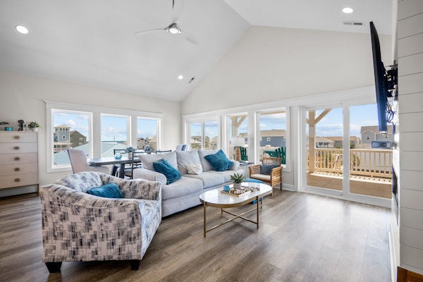 Coastal home with short walk to the beach- Dogs Welcome
