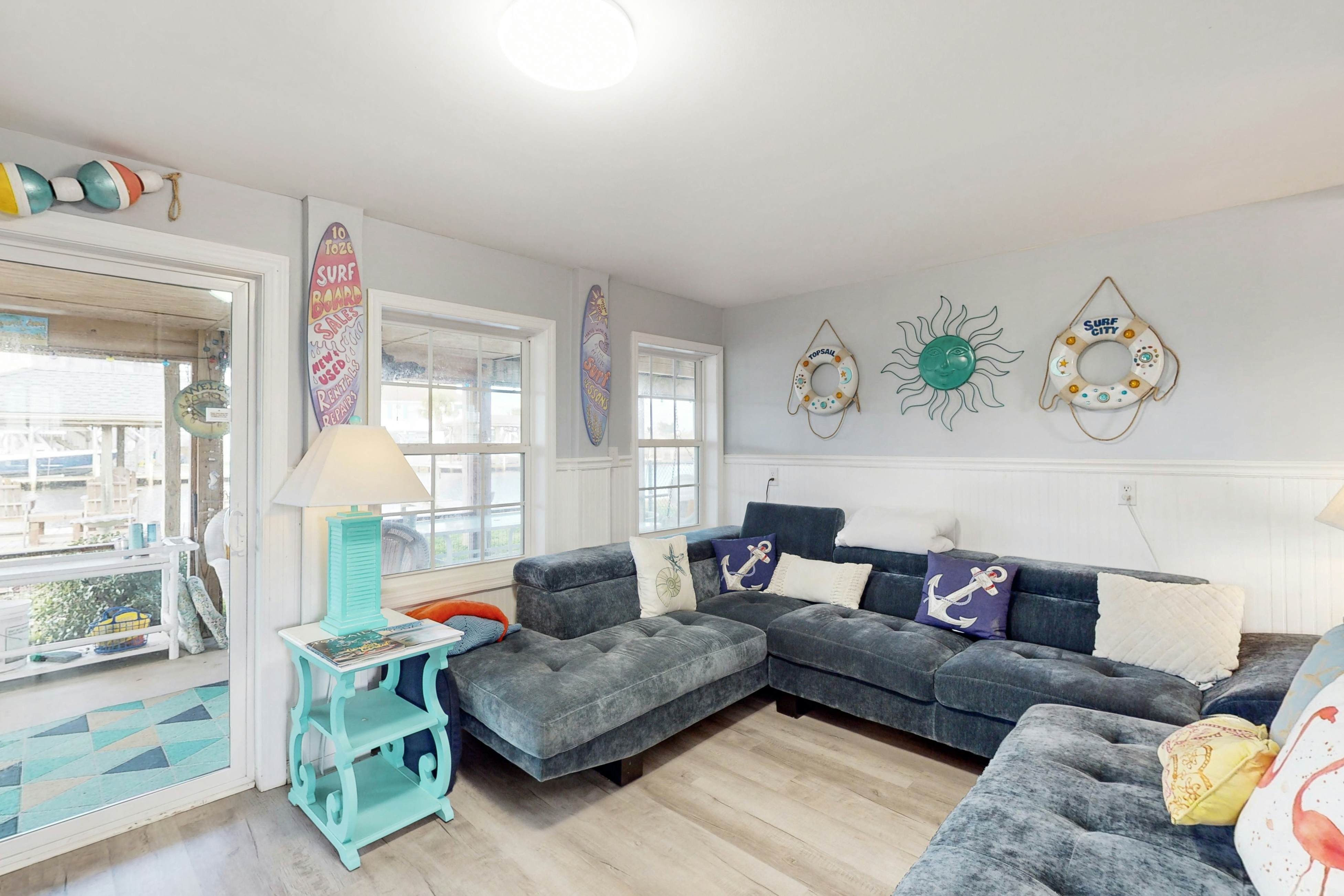 SC7119 The Silver Anchor