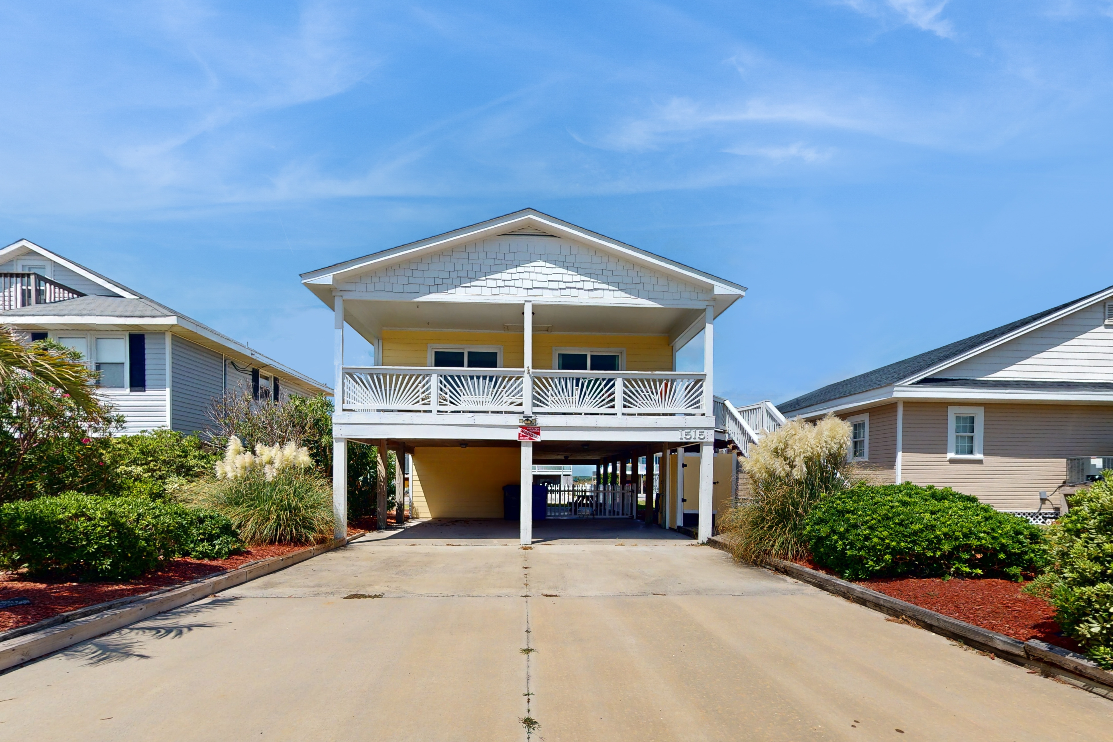 Coastal home close walk to the beach and local attractions