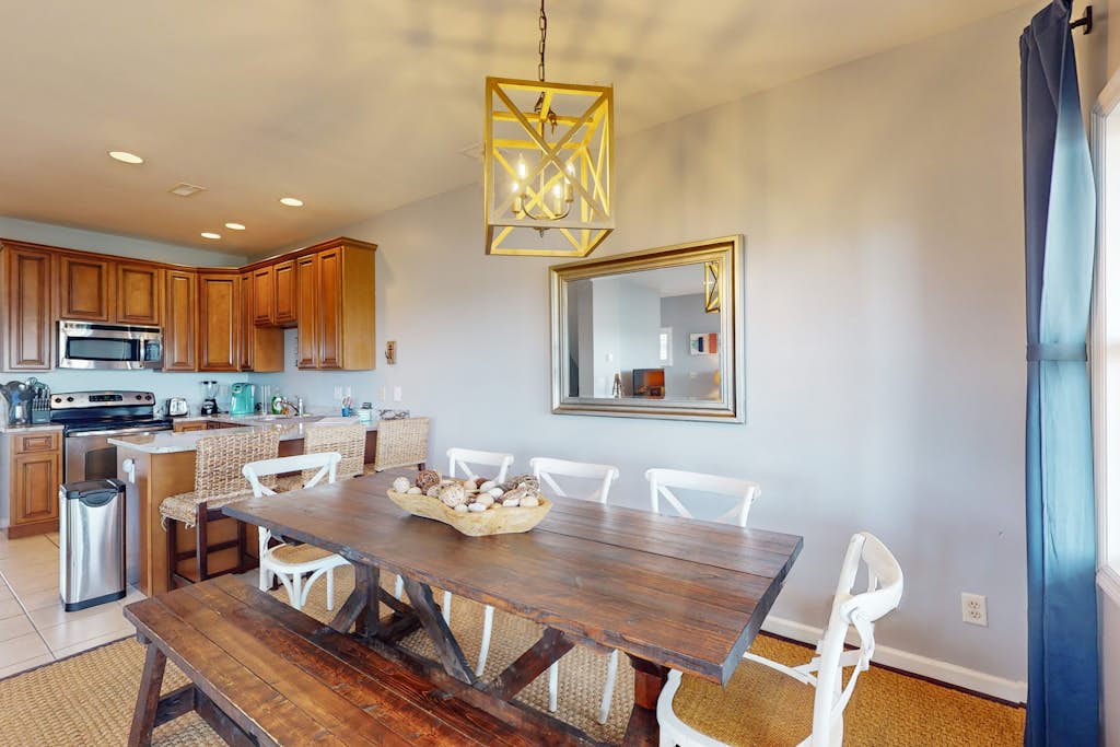 Sound-front dog-friendly home with close beach access in Surf City
