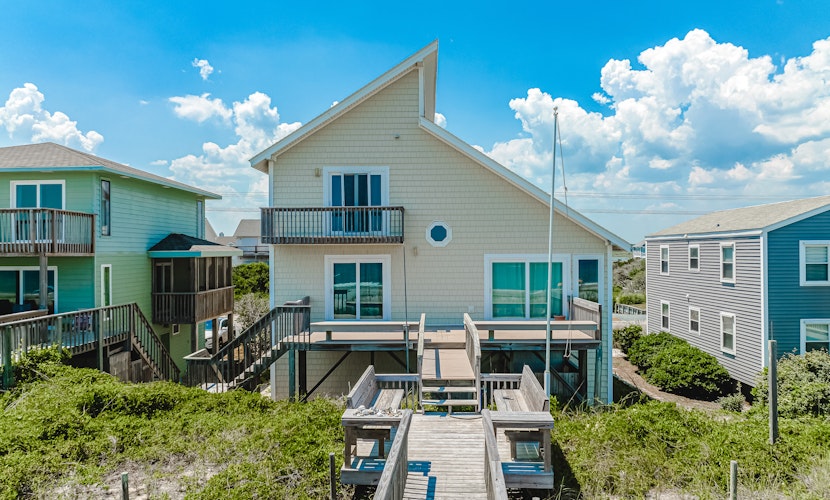 Oceanfront home with beach access, a game room, washer/dryer, & central AC