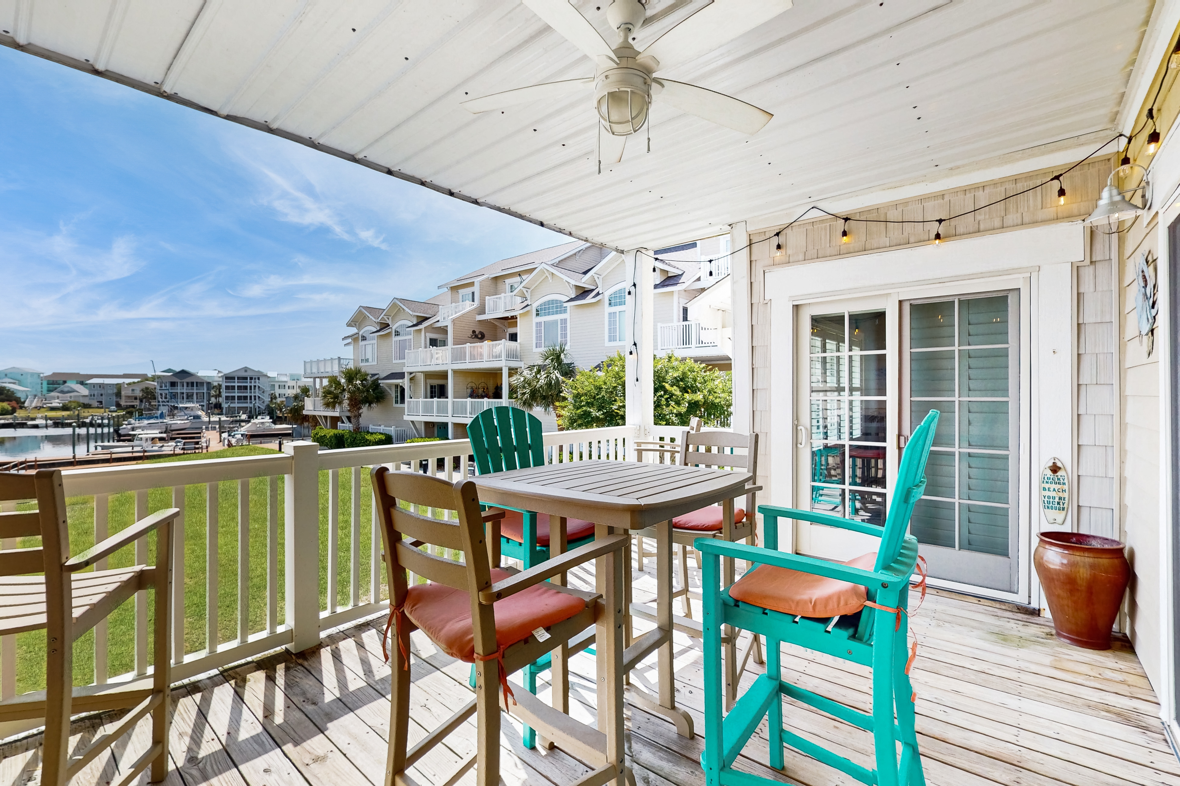 CB08 Sitting on the Dock of the Bay