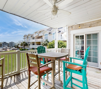 CB08 Sitting on the Dock of the Bay