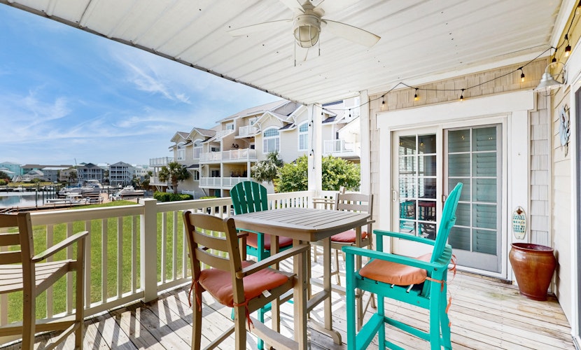 Stylish Coastal Condo w/ Pool & Balcony - Walk to the Beach