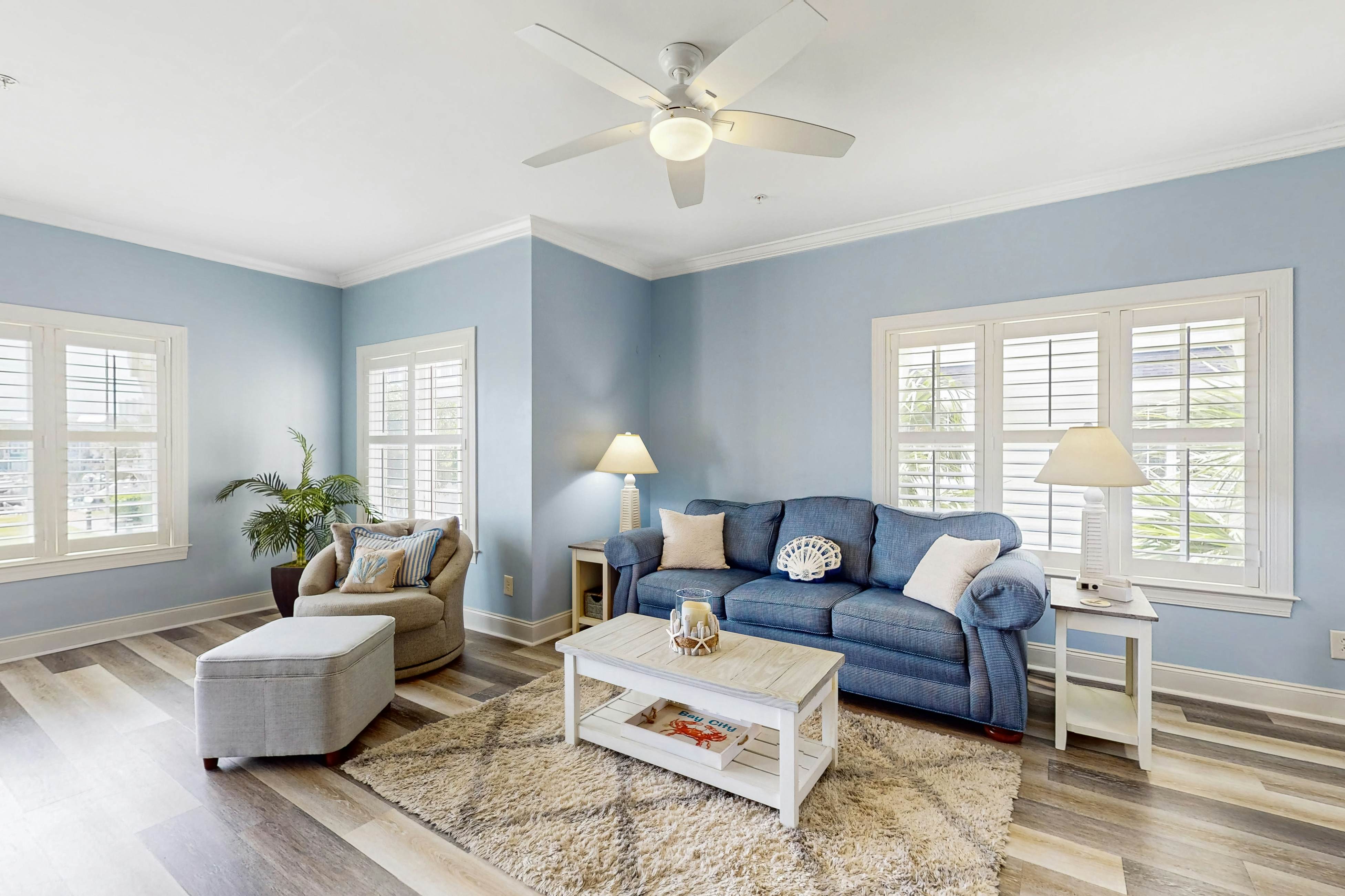 CB08 Sitting on the Dock of the Bay