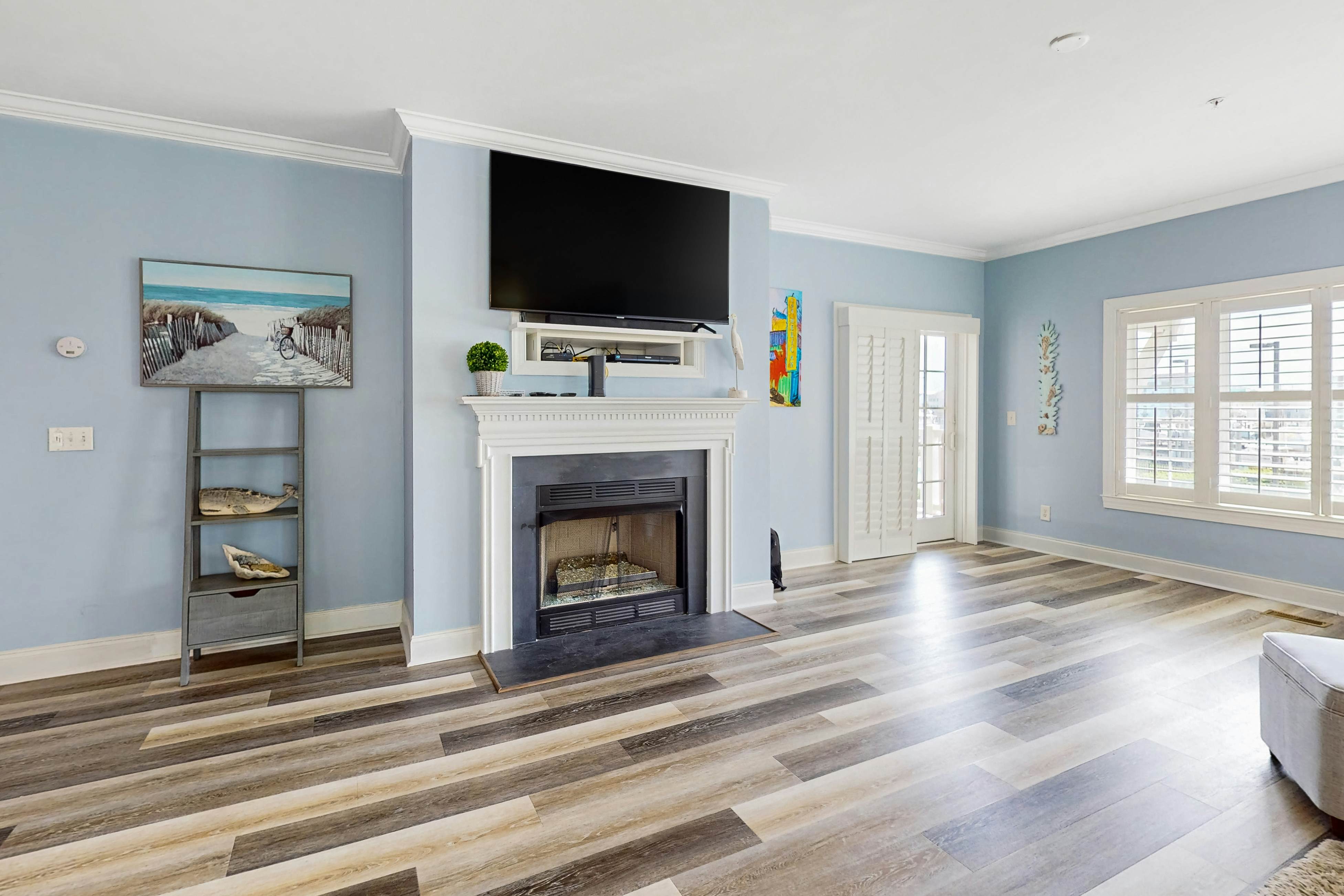 CB08 Sitting on the Dock of the Bay