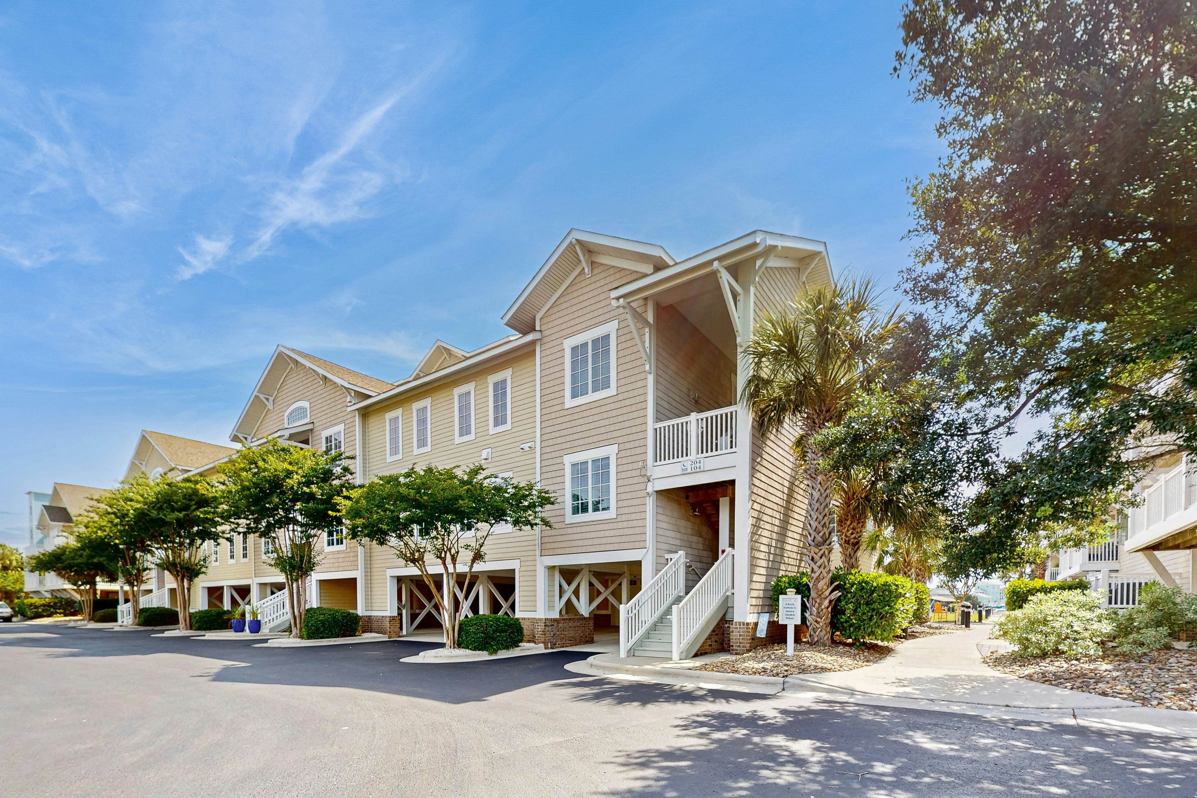 CB08 Sitting on the Dock of the Bay