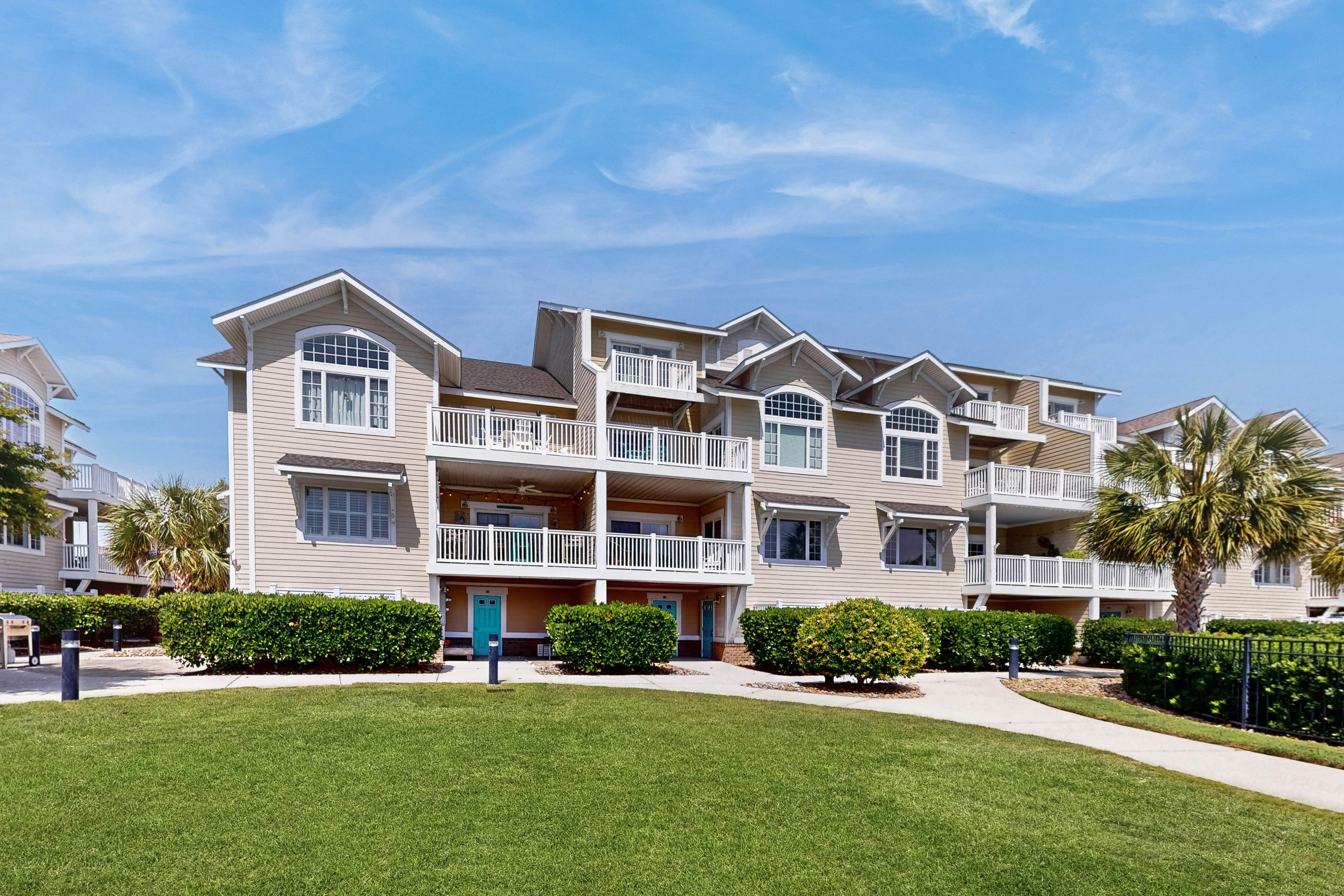 CB08 Sitting on the Dock of the Bay