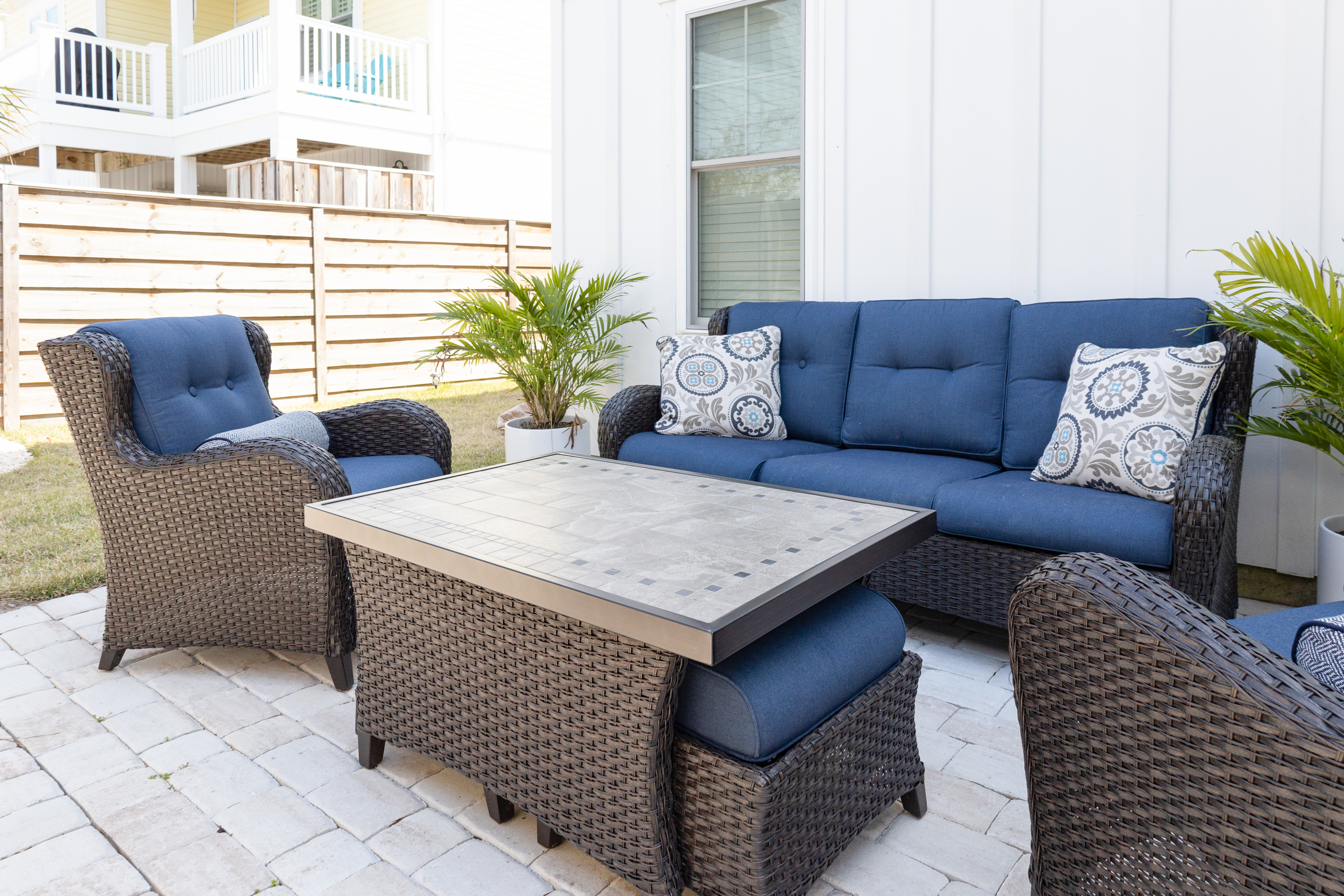 Beach Haven Getaway - quiet retreat short walk to beach & Tesla EV Charger