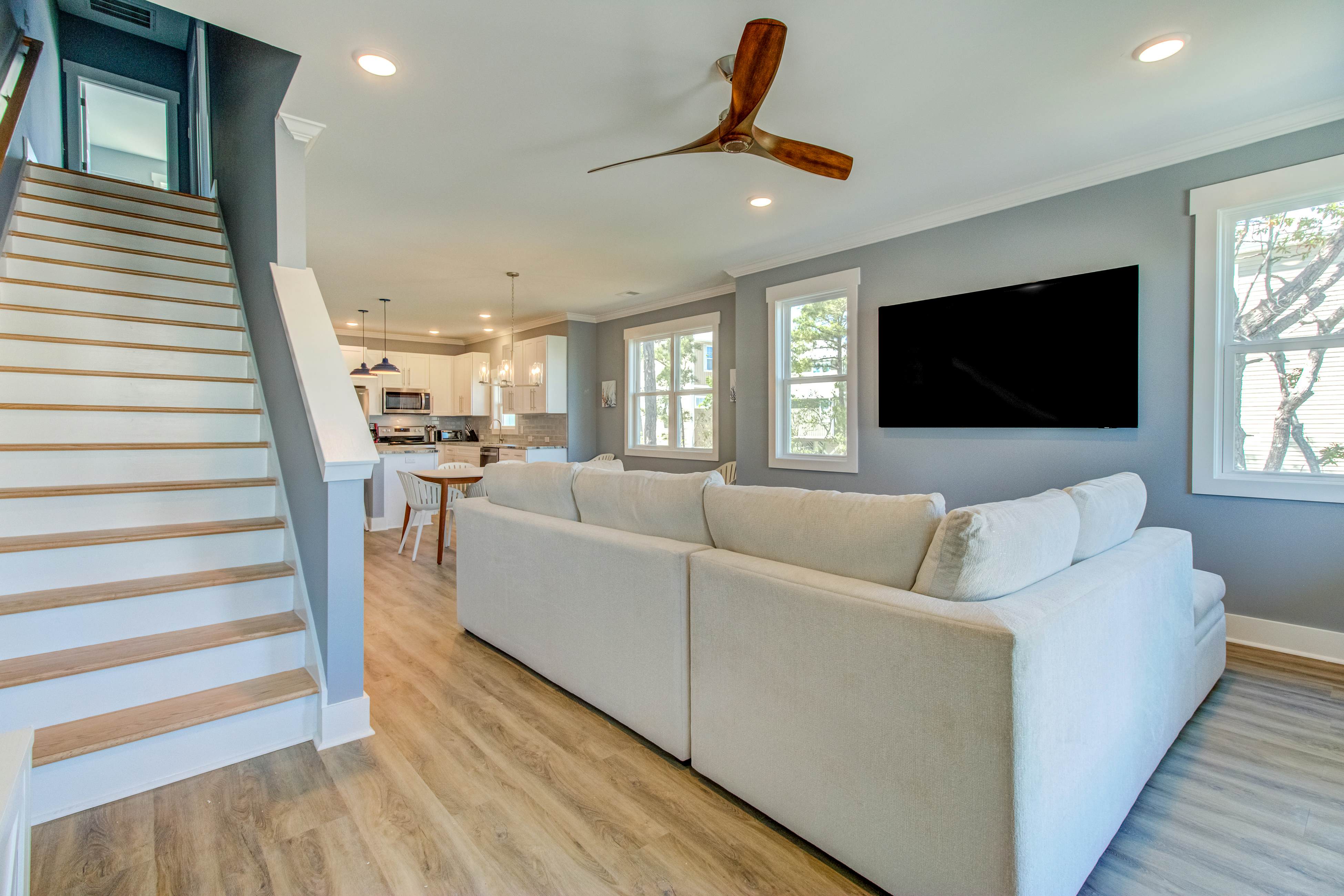 CB22A #1 Mack-A Coastal Escape