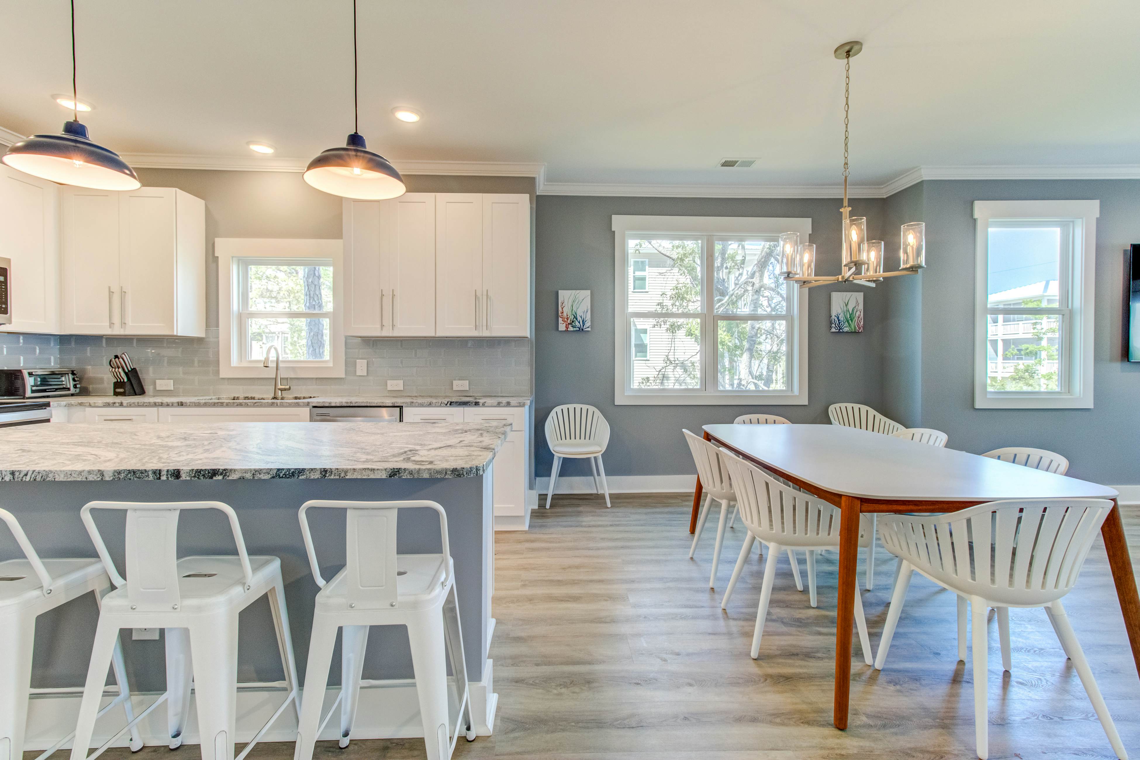 CB22A #1 Mack-A Coastal Escape