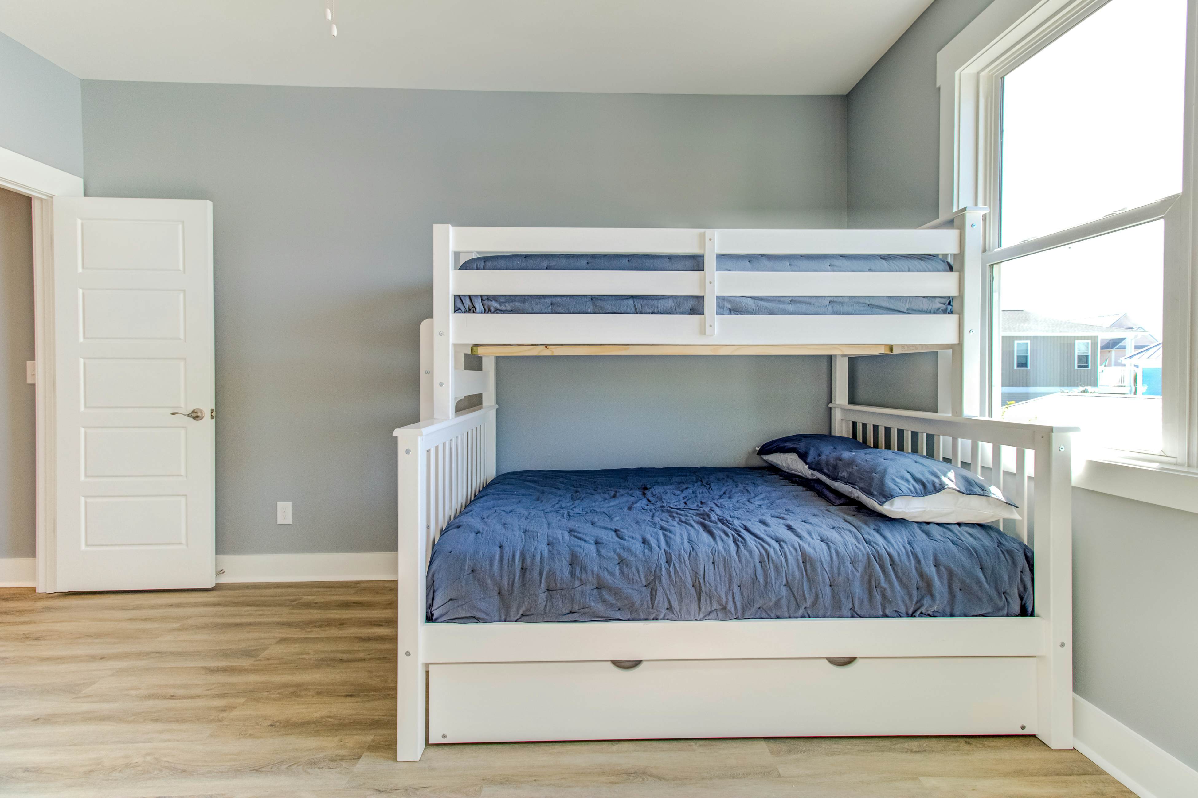 CB22A #1 Mack-A Coastal Escape