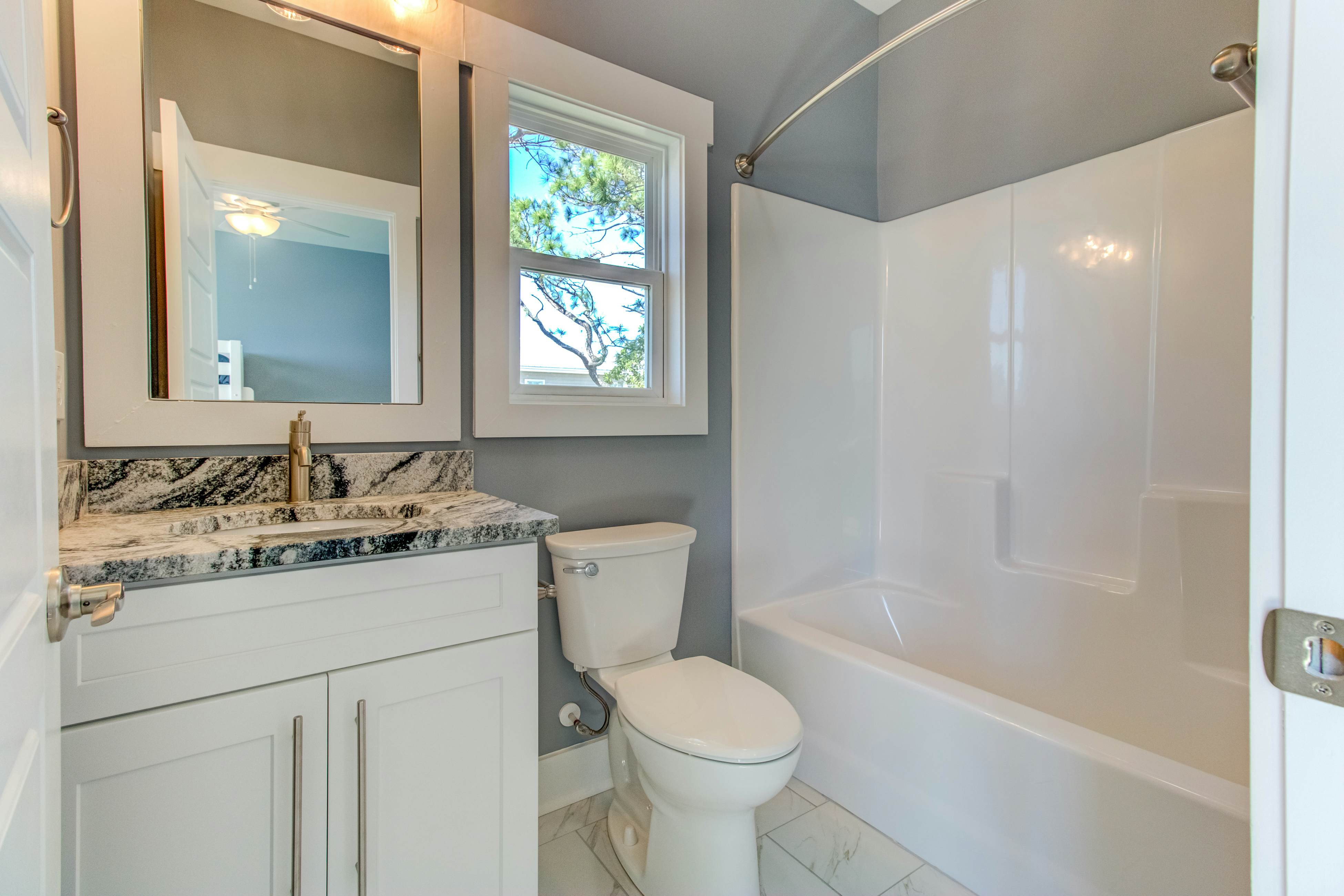 CB22A #1 Mack-A Coastal Escape