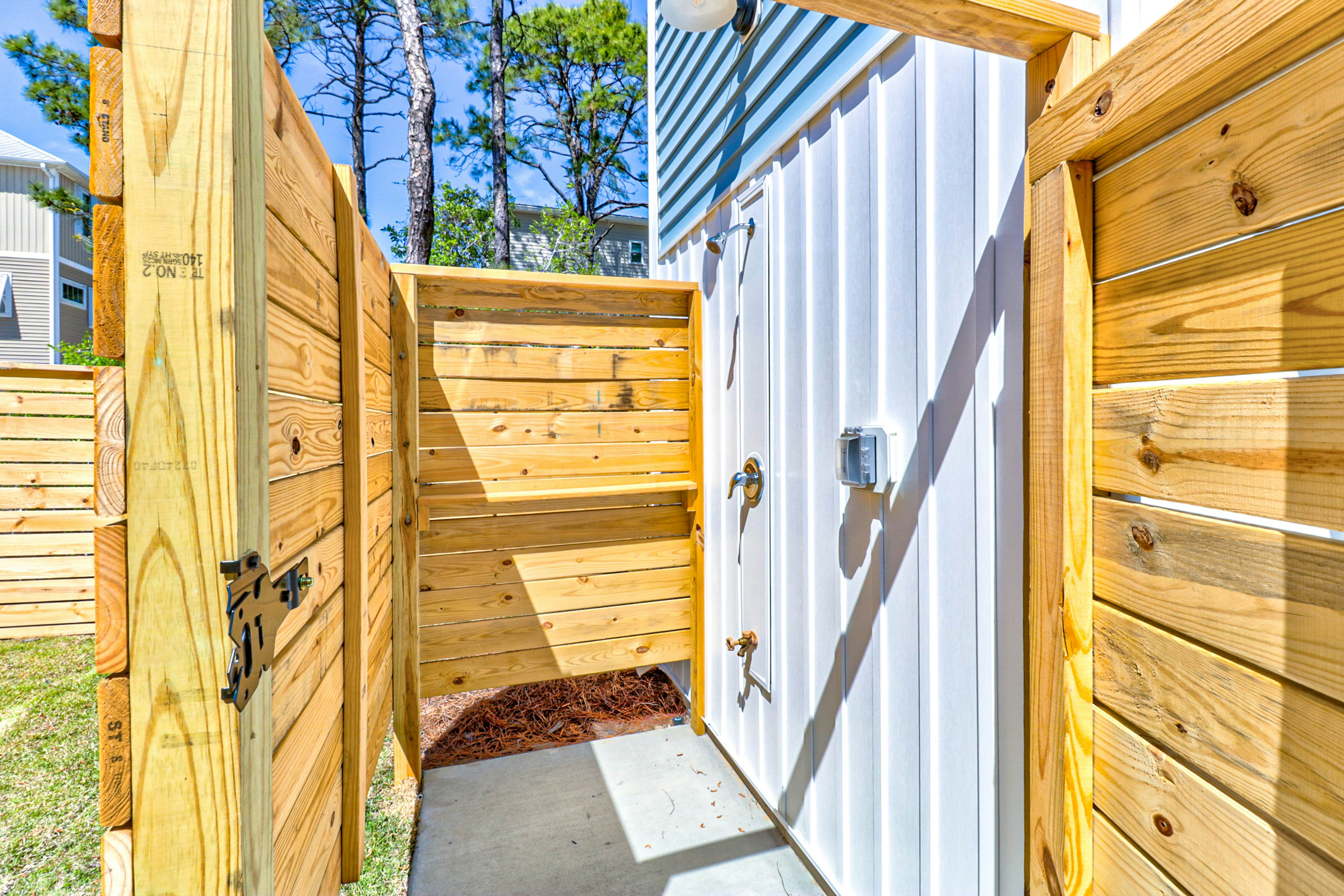 CB22A #1 Mack-A Coastal Escape