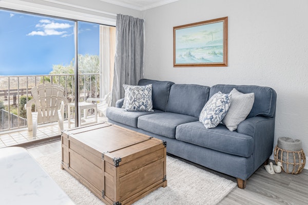 Oceanfront condo with great view, fast WiFi, & central AC - steps to the beach