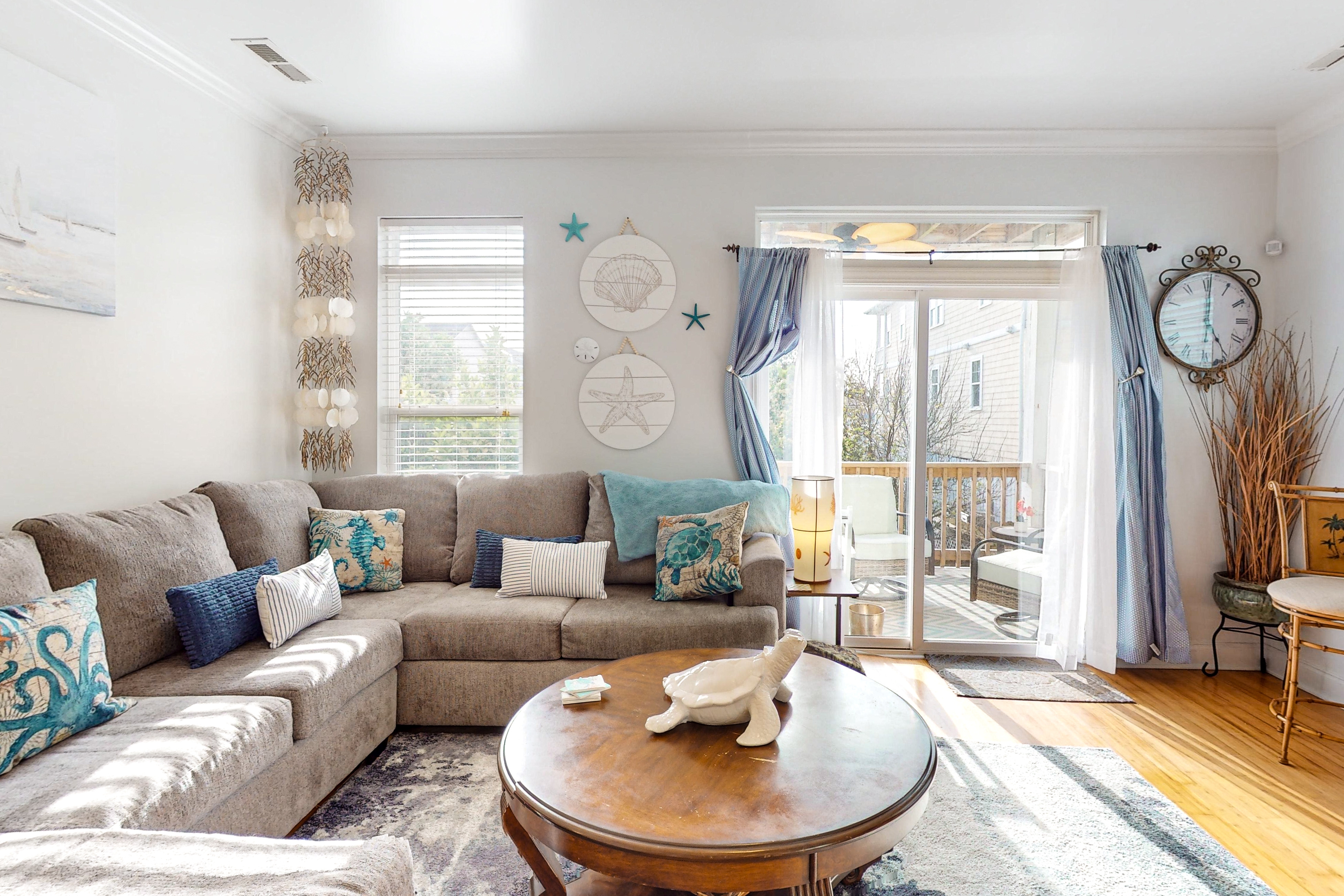 Stylish Condo | 2 Balconies | 350 Yards to Beach, 1 Block to Lake Park Blvd