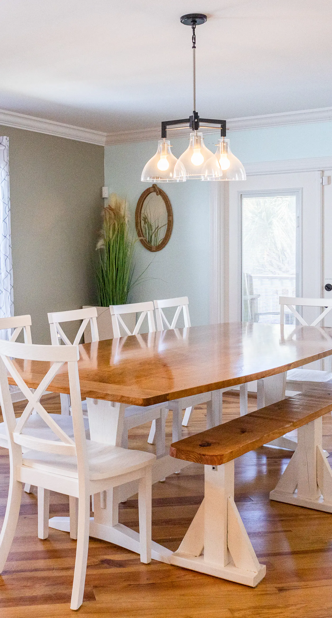 CB04 Spacious Beach Retreat