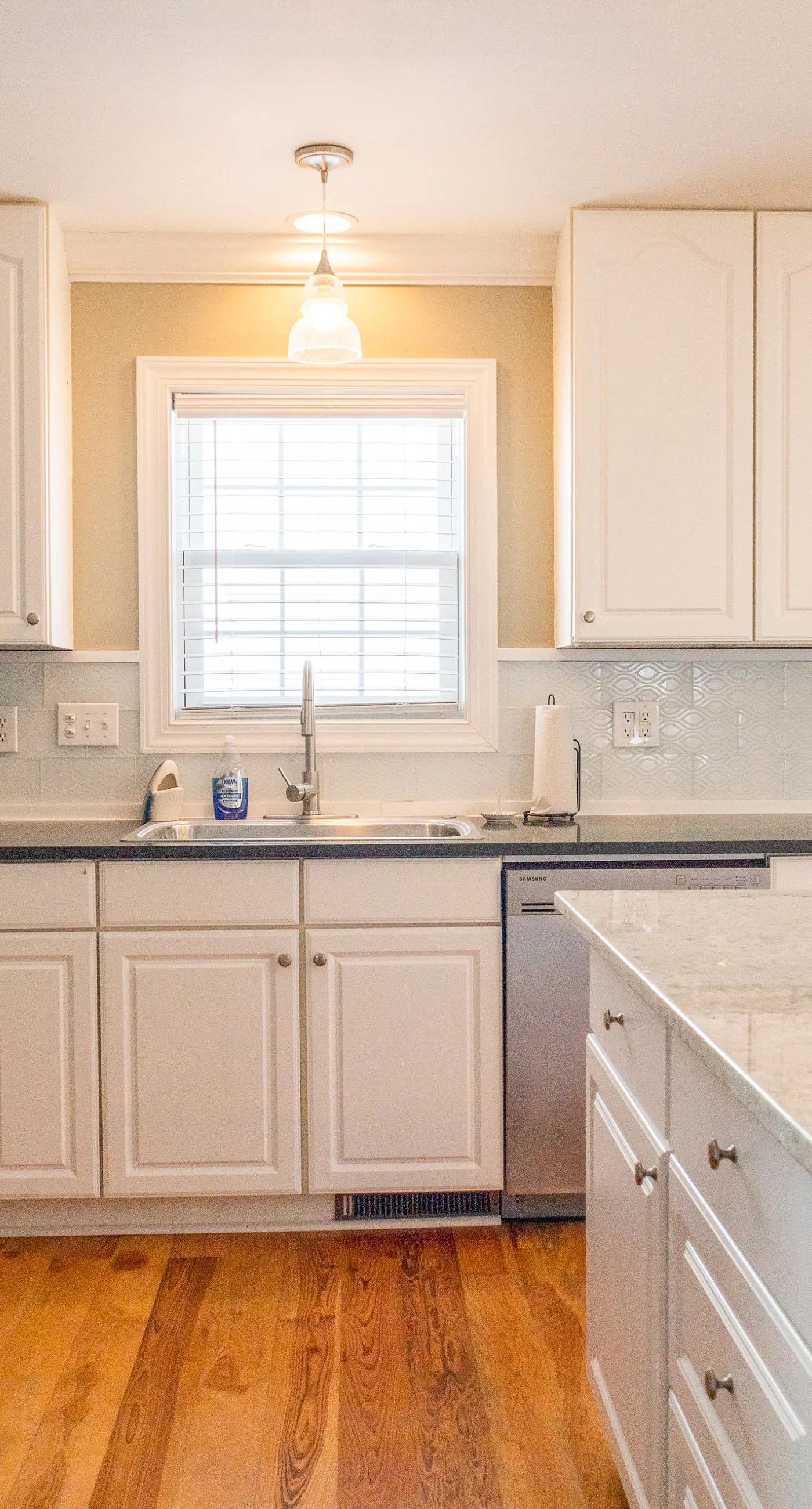 CB04 Spacious Beach Retreat