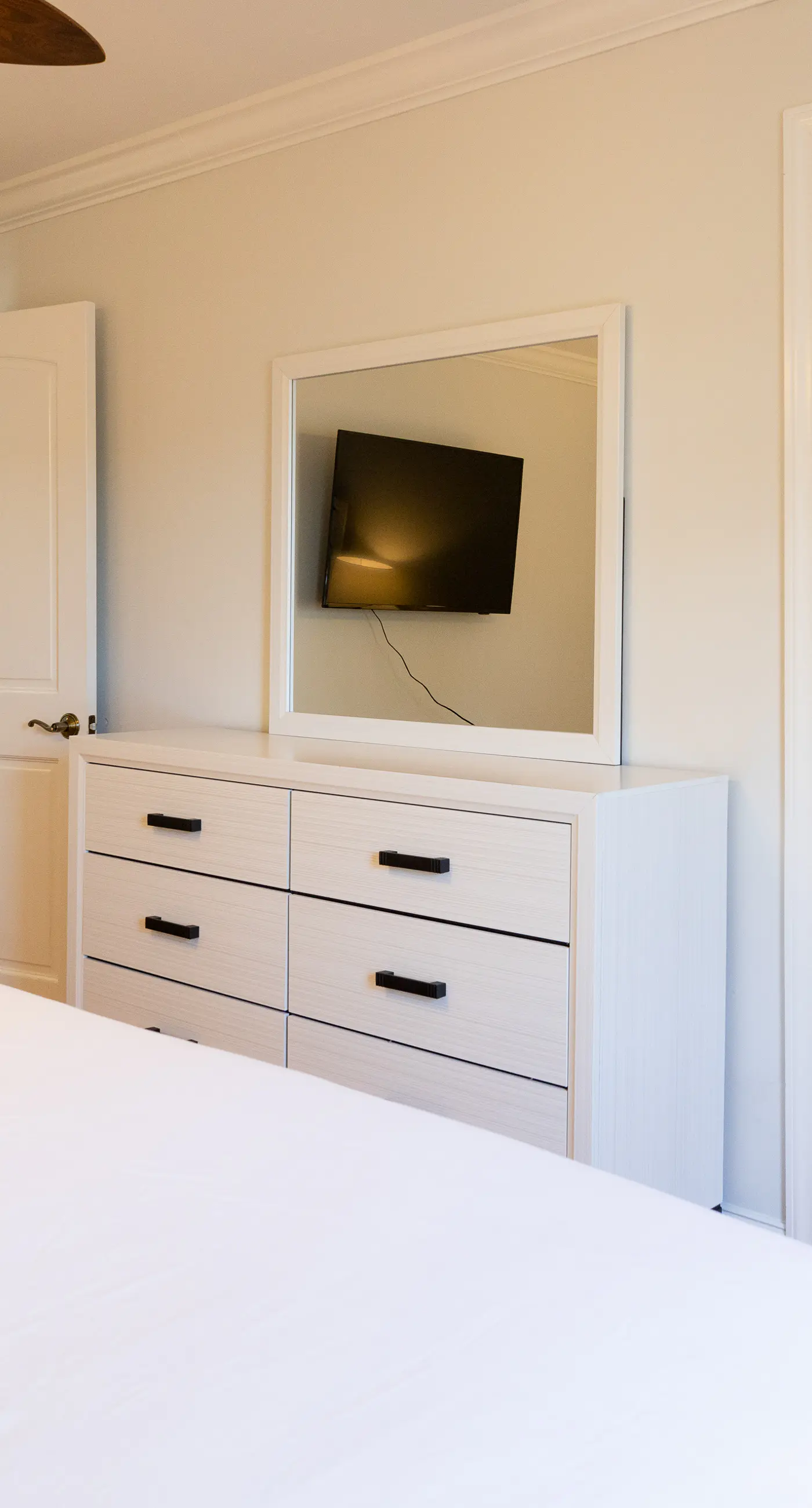 CB04 Spacious Beach Retreat