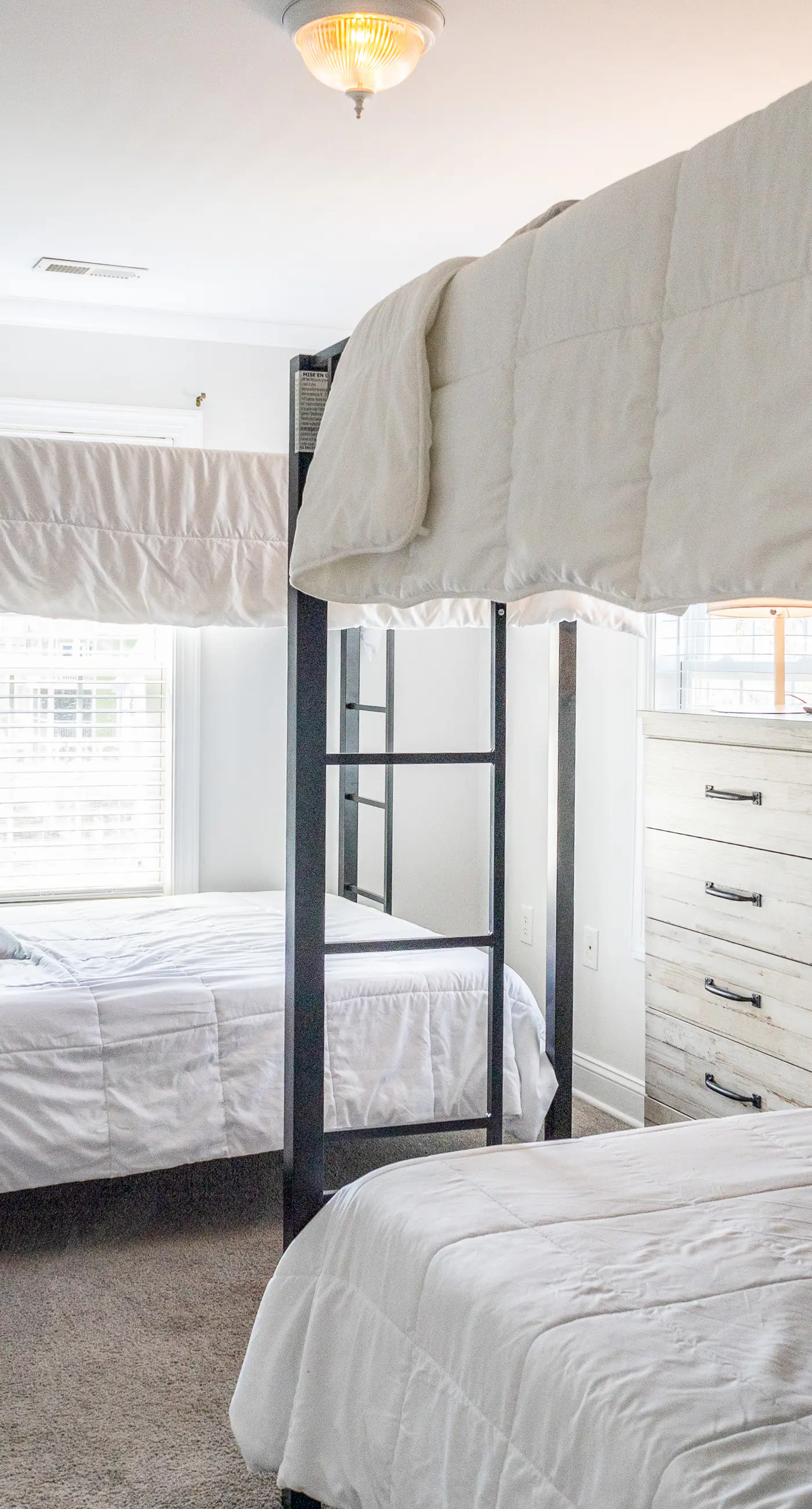 CB04 Spacious Beach Retreat