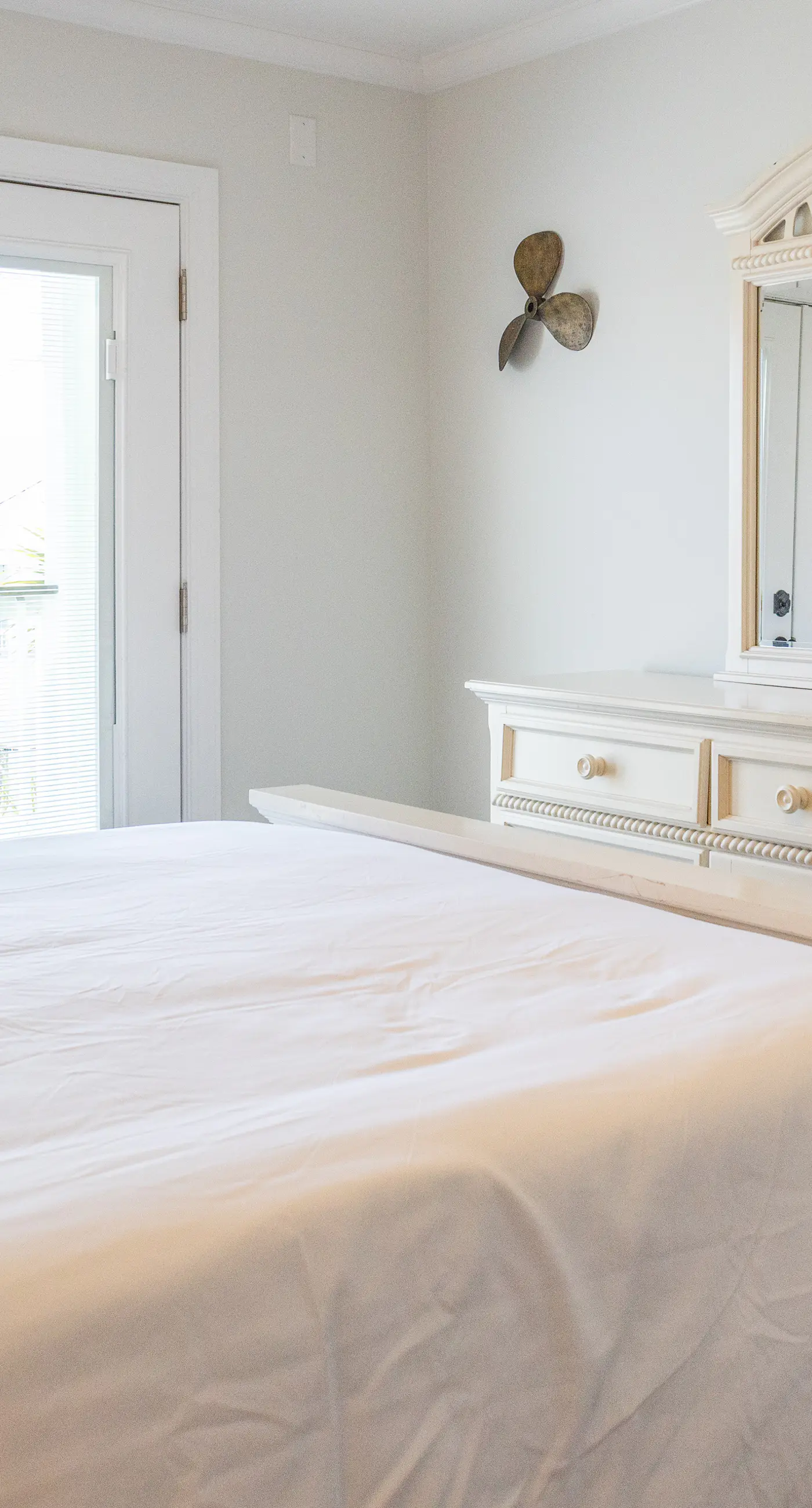 CB04 Spacious Beach Retreat