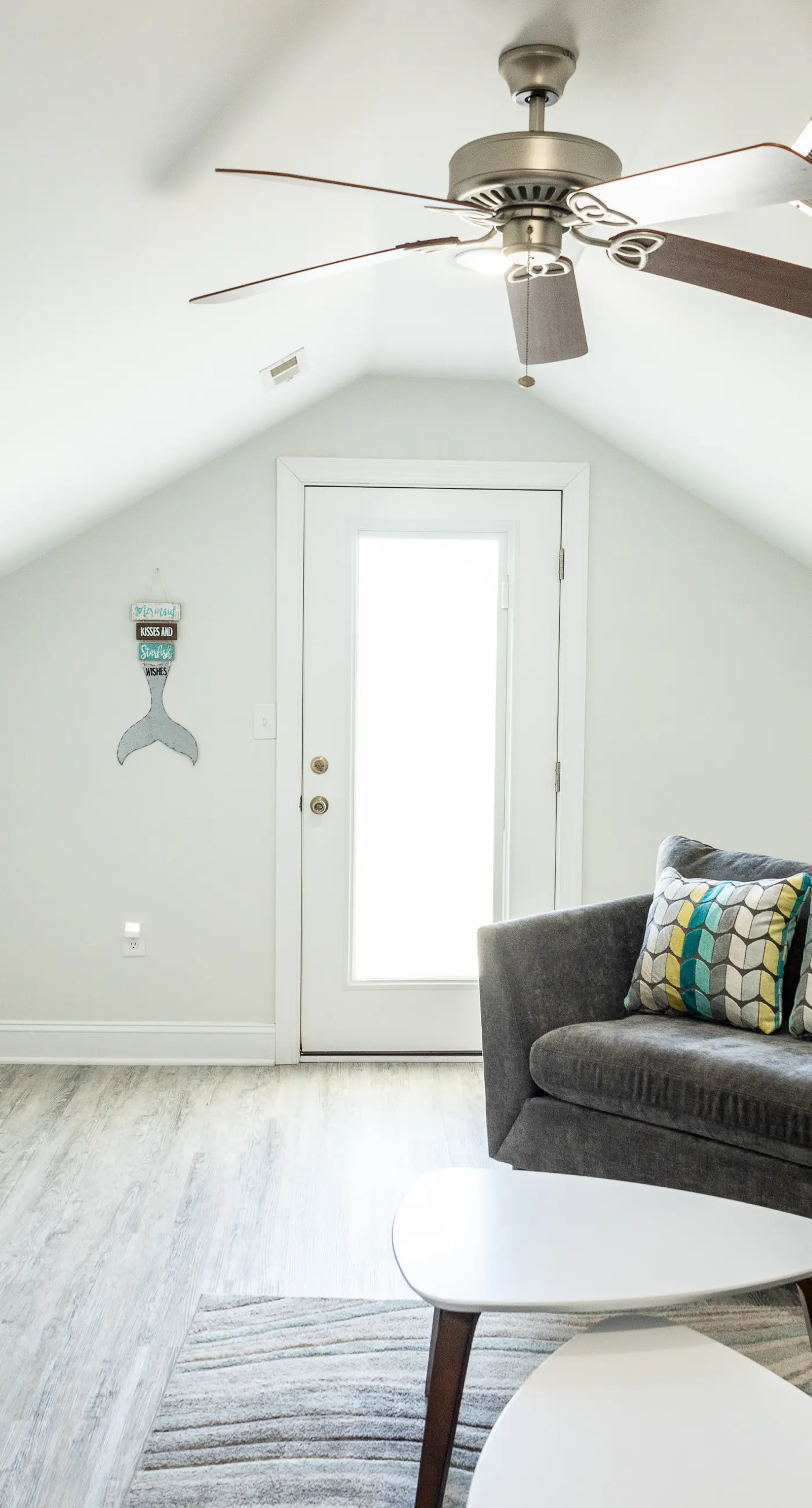 CB04 Spacious Beach Retreat