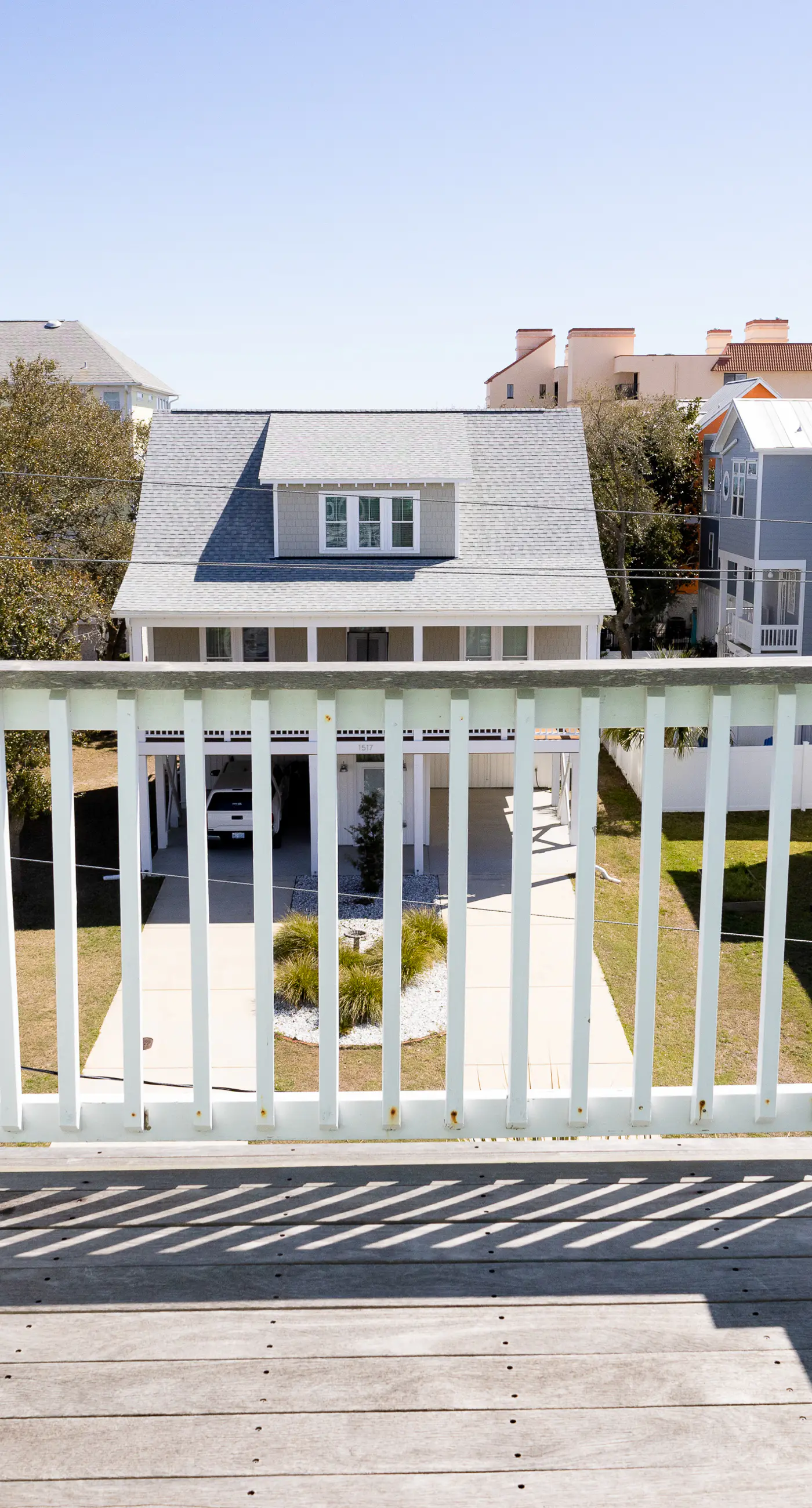 CB04 Spacious Beach Retreat