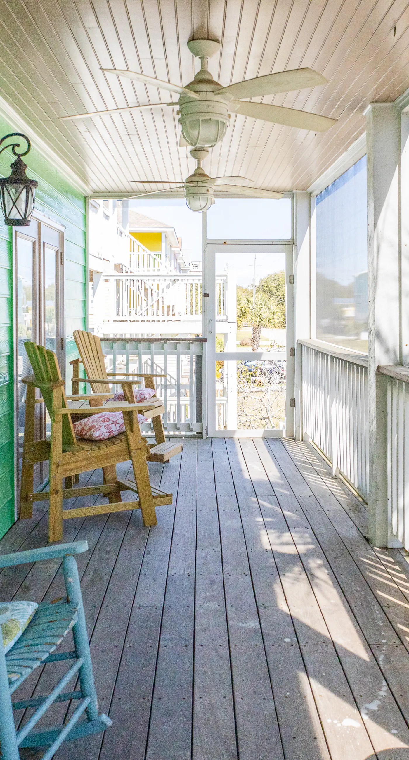 CB04 Spacious Beach Retreat