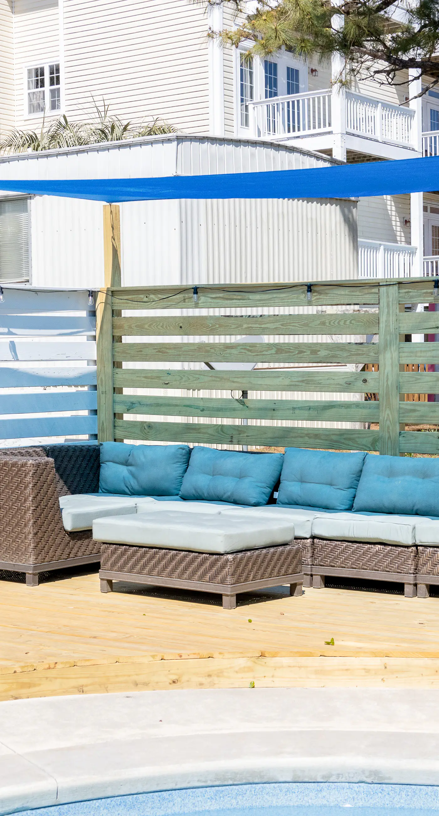 CB04 Spacious Beach Retreat