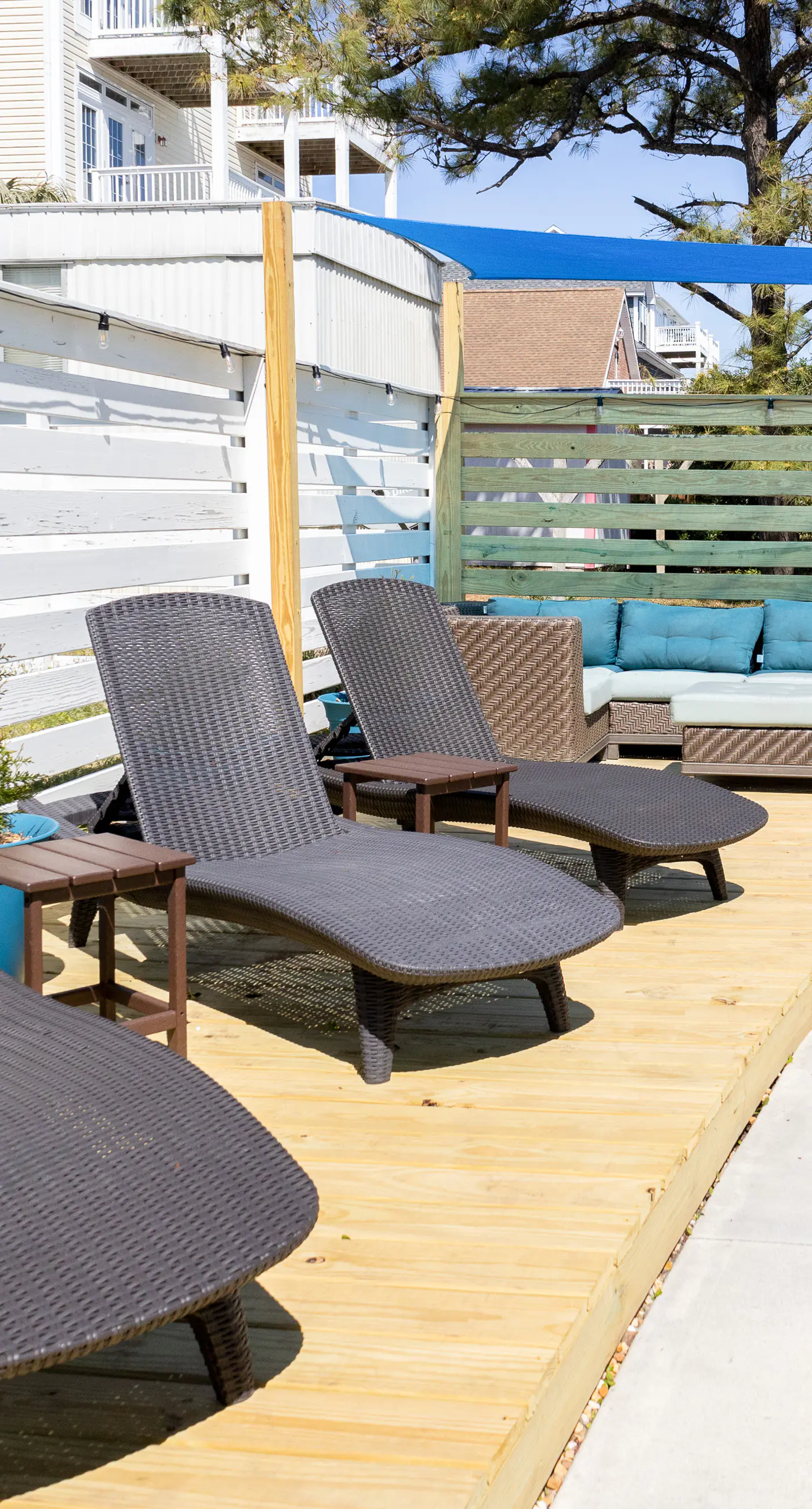 CB04 Spacious Beach Retreat