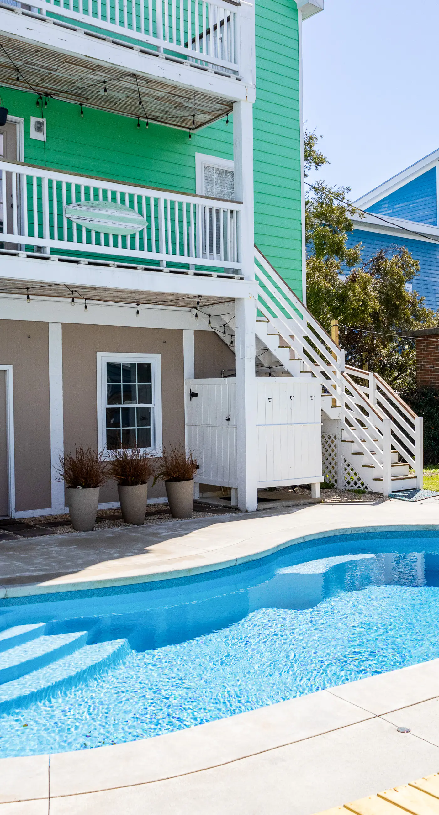 CB04 Spacious Beach Retreat